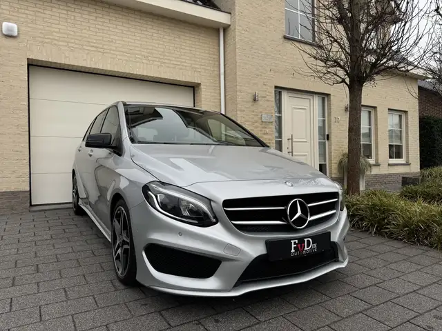 Mercedes-Benz B 180 AMG Aut Navi SportLeder Led Nightpakket 18" Pdc