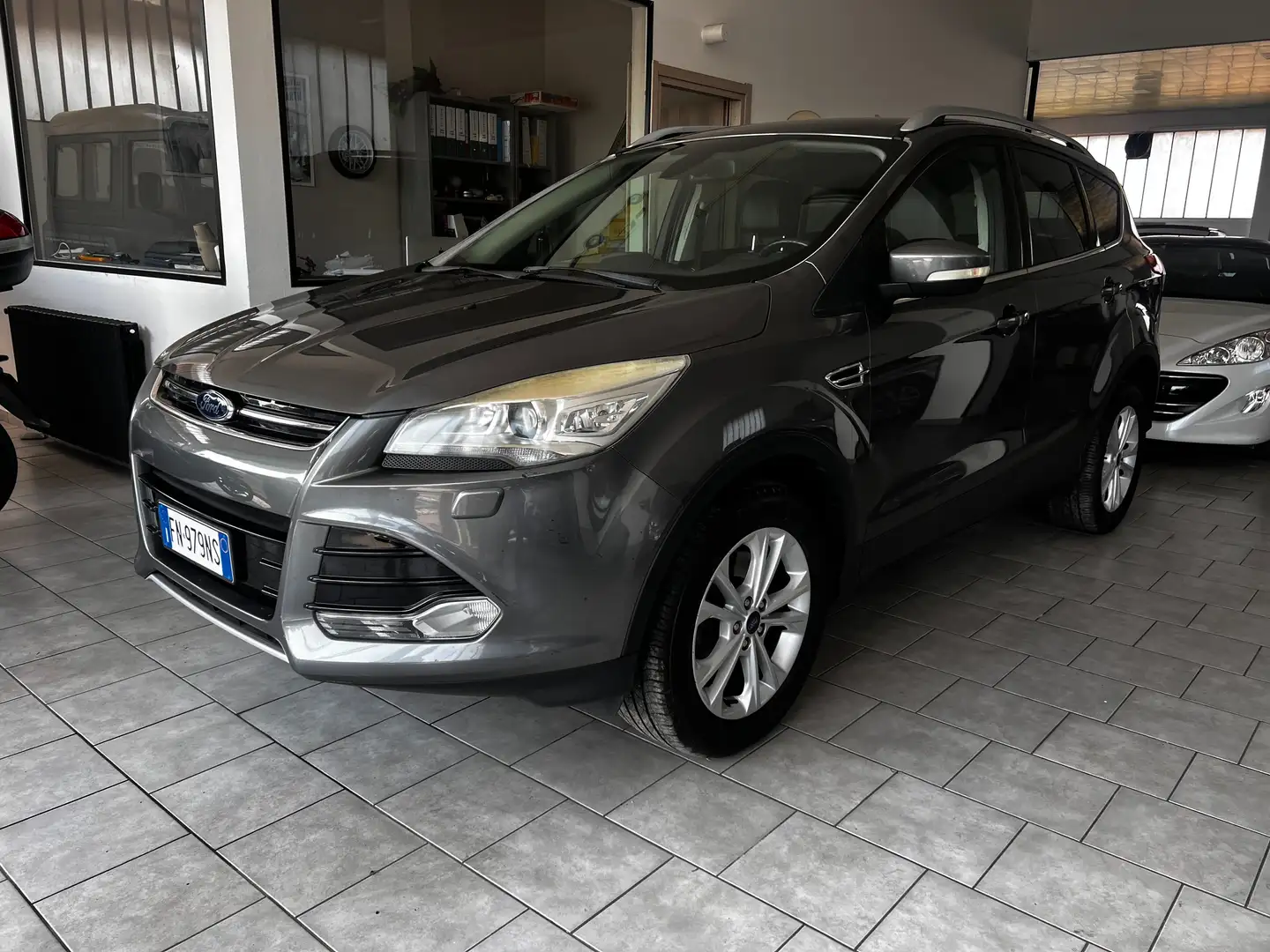 Ford Kuga Kuga 2.0 tdci Titanium 4wd 163cv powershift Grigio - 1
