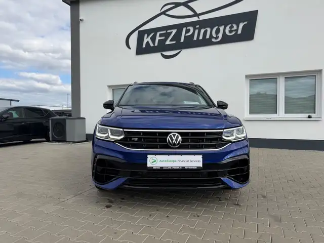 Volkswagen Tiguan view 3