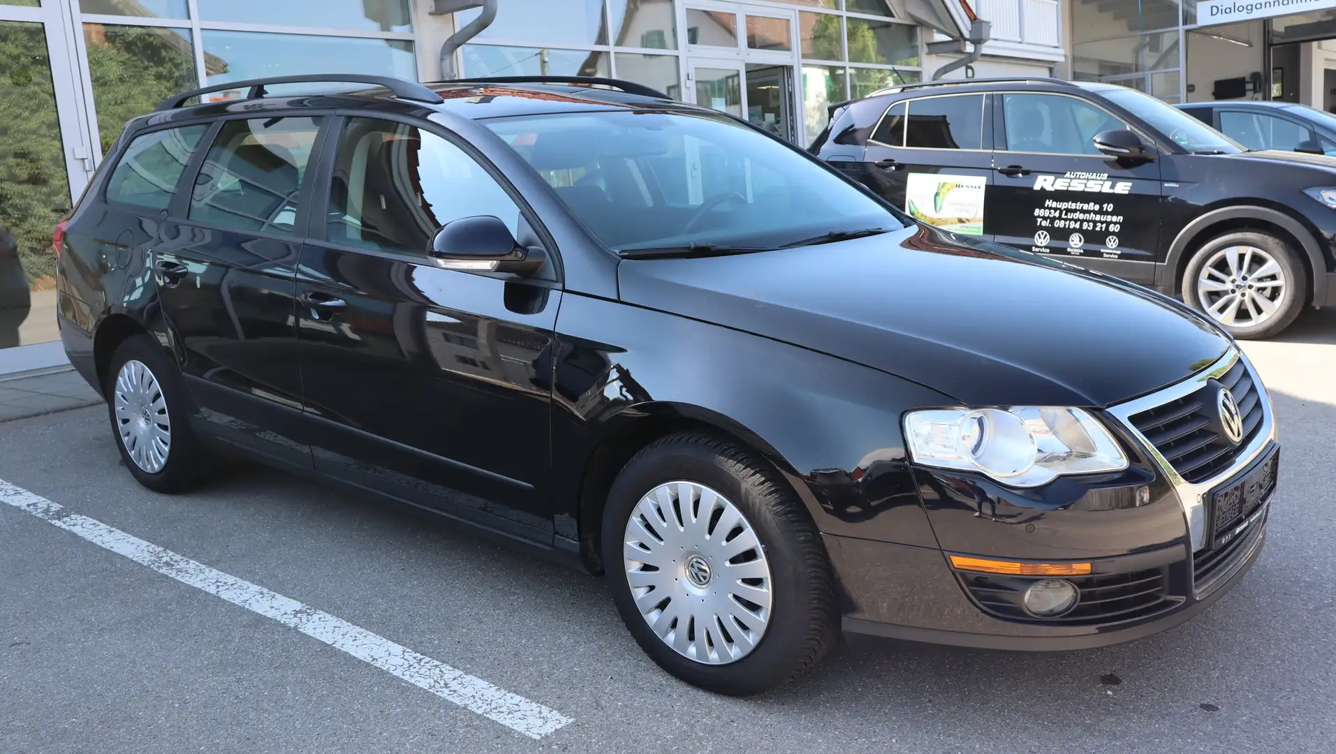 Volkswagen Passat Variant 1.4 TSI DSG Trendline Černá - 2