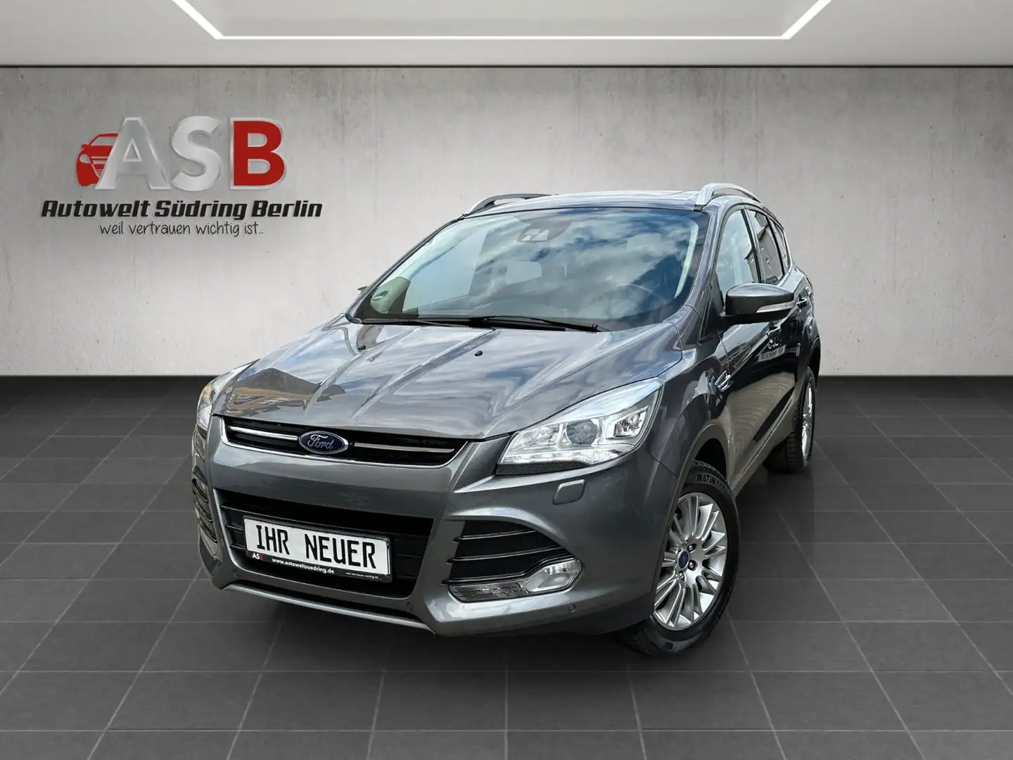 Ford Kuga 1,6 Titanium 1.Besitz*Xenon*Pano*Stndhzg. Gris - 1