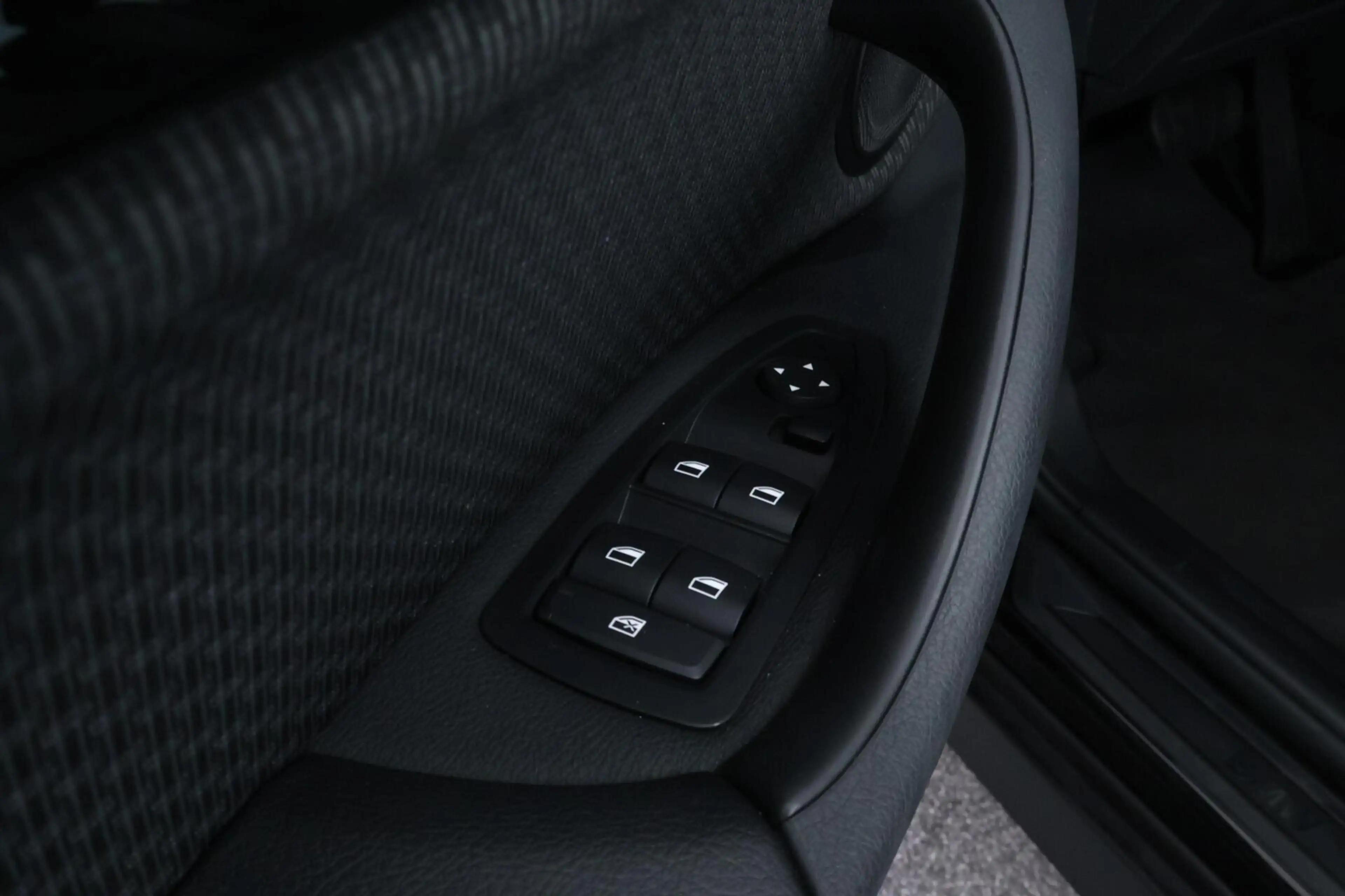 BMW X1 xDrive25e Business Edition Plus |LED|HUD|PDC|SFEER — photo 21