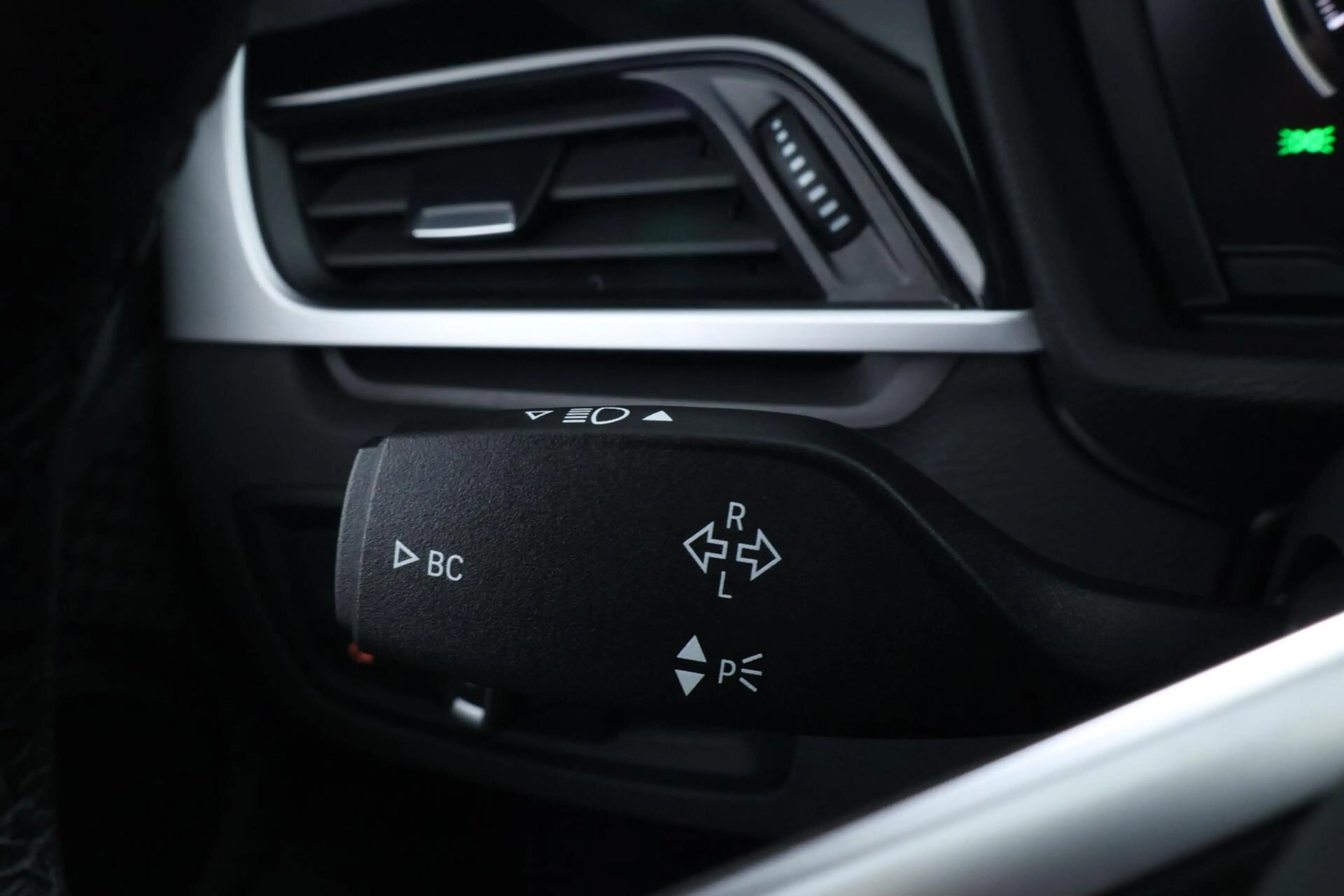 BMW X1 xDrive25e Business Edition Plus |LED|HUD|PDC|SFEER — photo 27