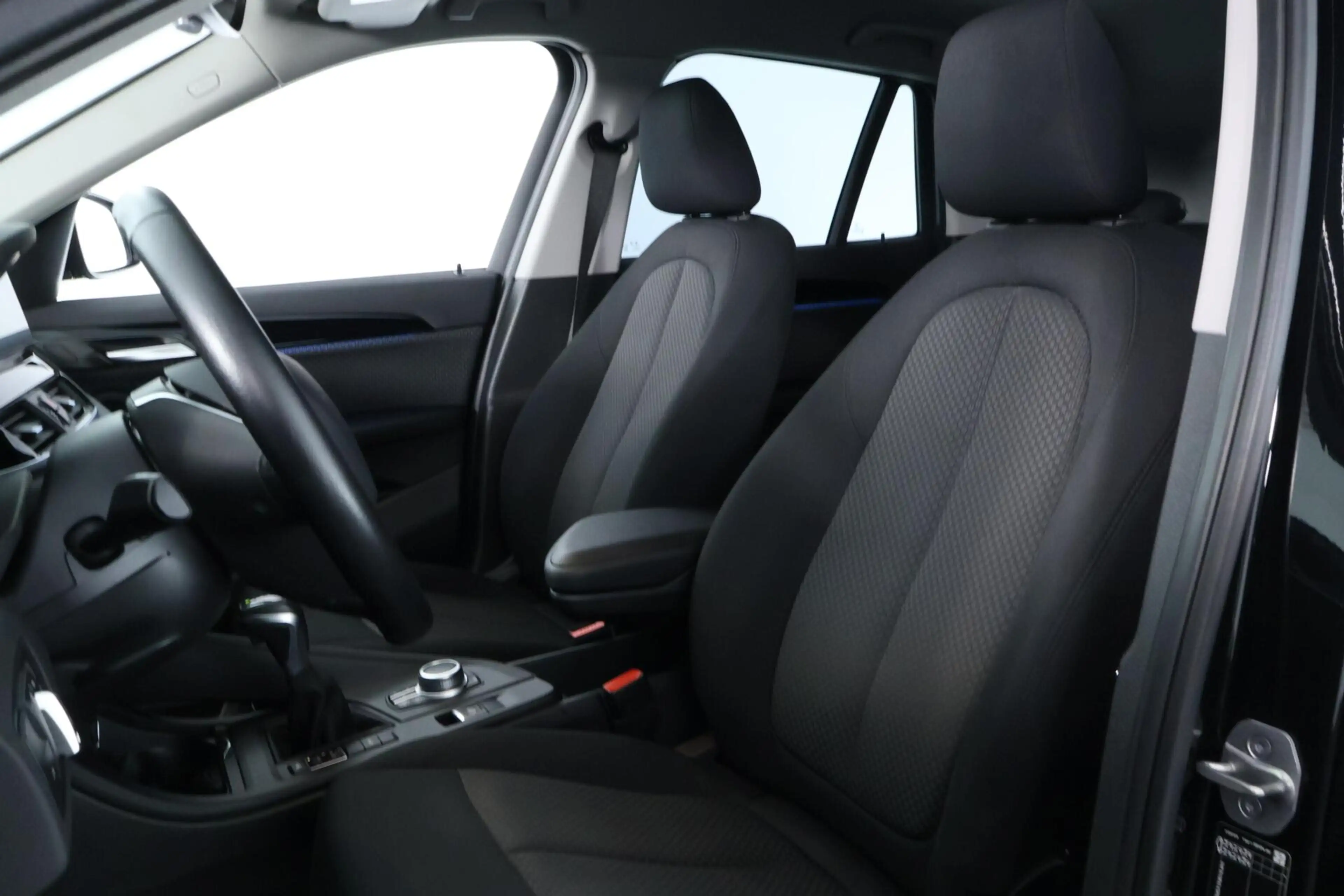 BMW X1 xDrive25e Business Edition Plus |LED|HUD|PDC|SFEER — photo 11