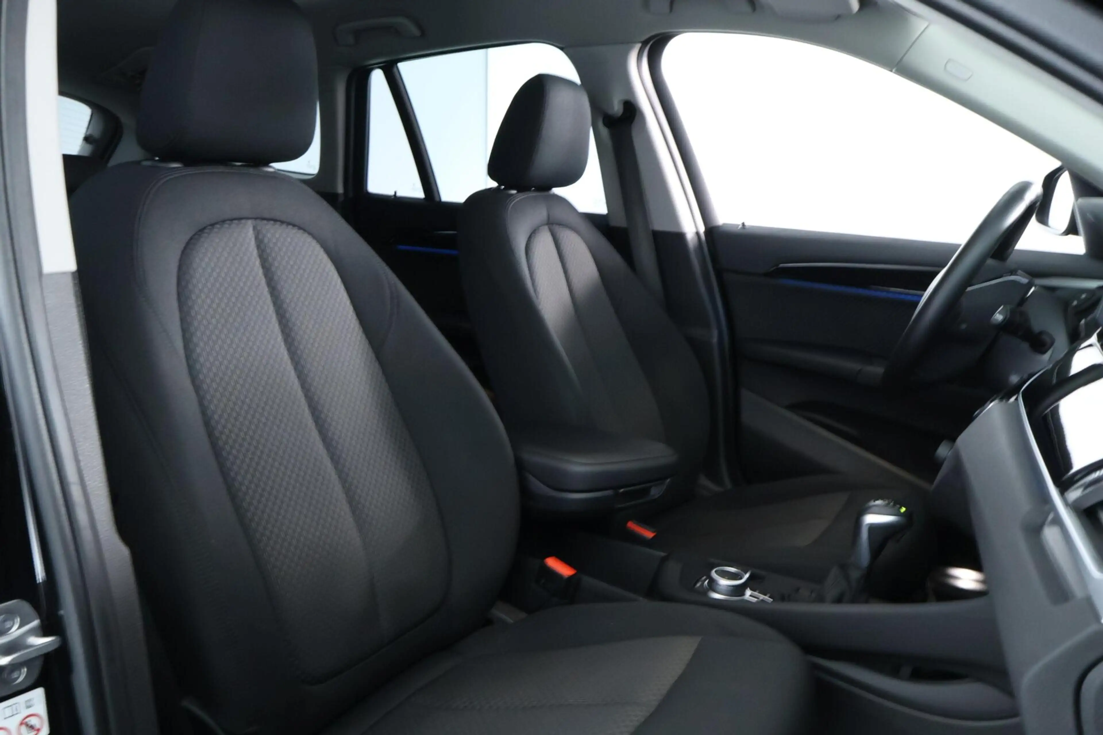BMW X1 xDrive25e Business Edition Plus |LED|HUD|PDC|SFEER — photo 13