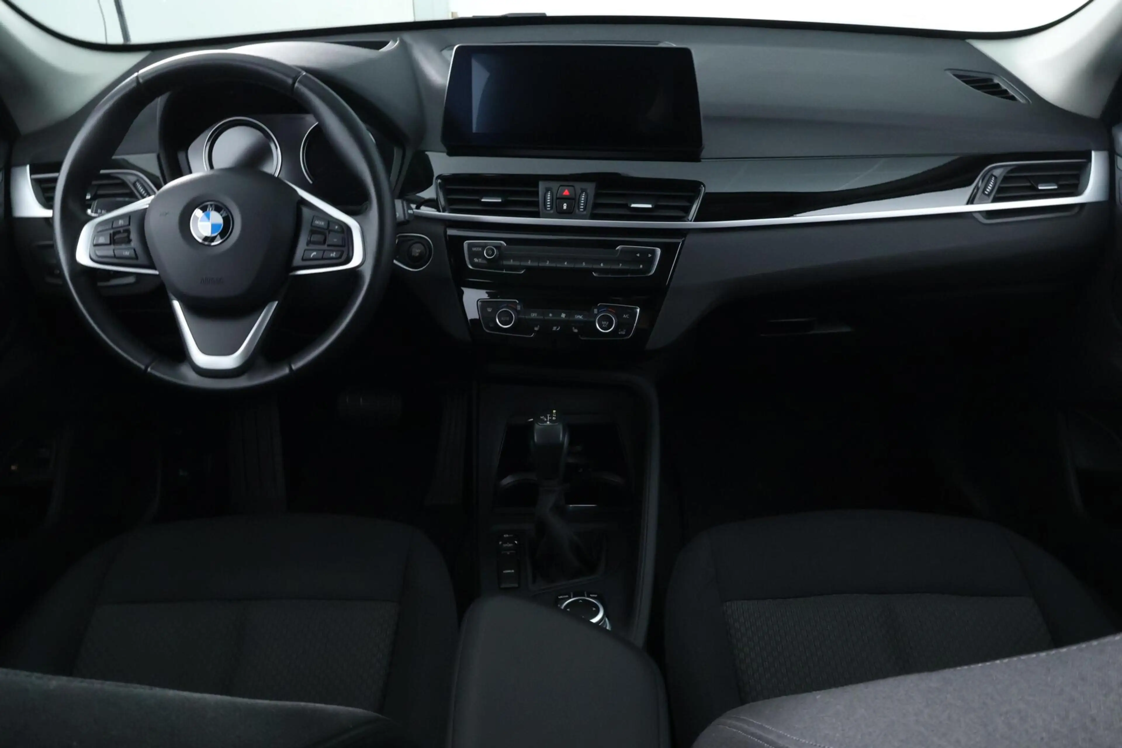 BMW X1 xDrive25e Business Edition Plus |LED|HUD|PDC|SFEER — photo 9