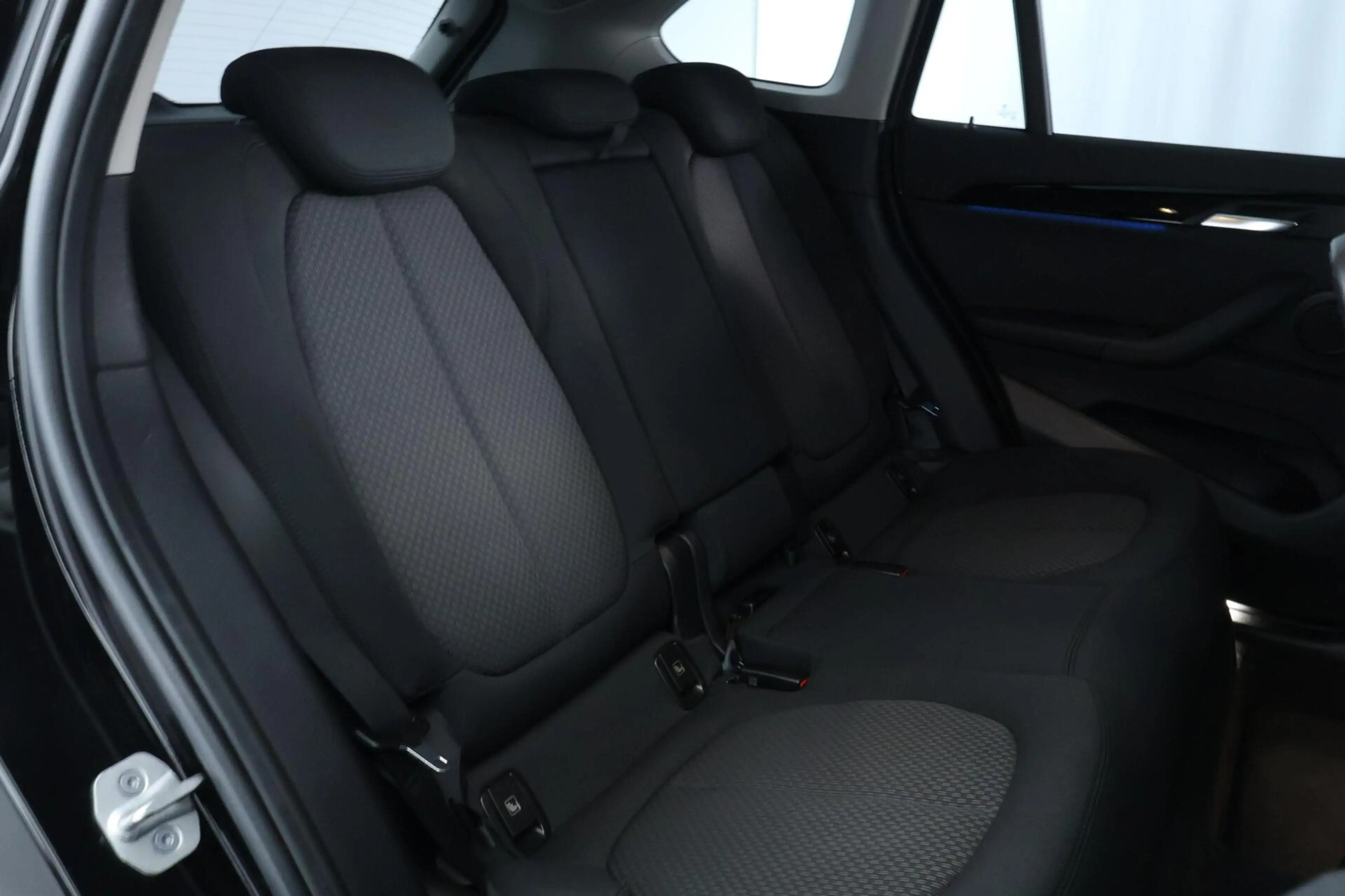 BMW X1 xDrive25e Business Edition Plus |LED|HUD|PDC|SFEER — photo 15