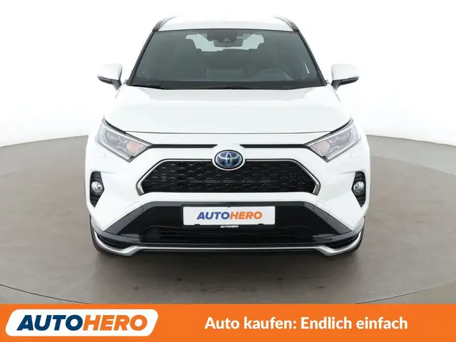 Toyota RAV4 view 9