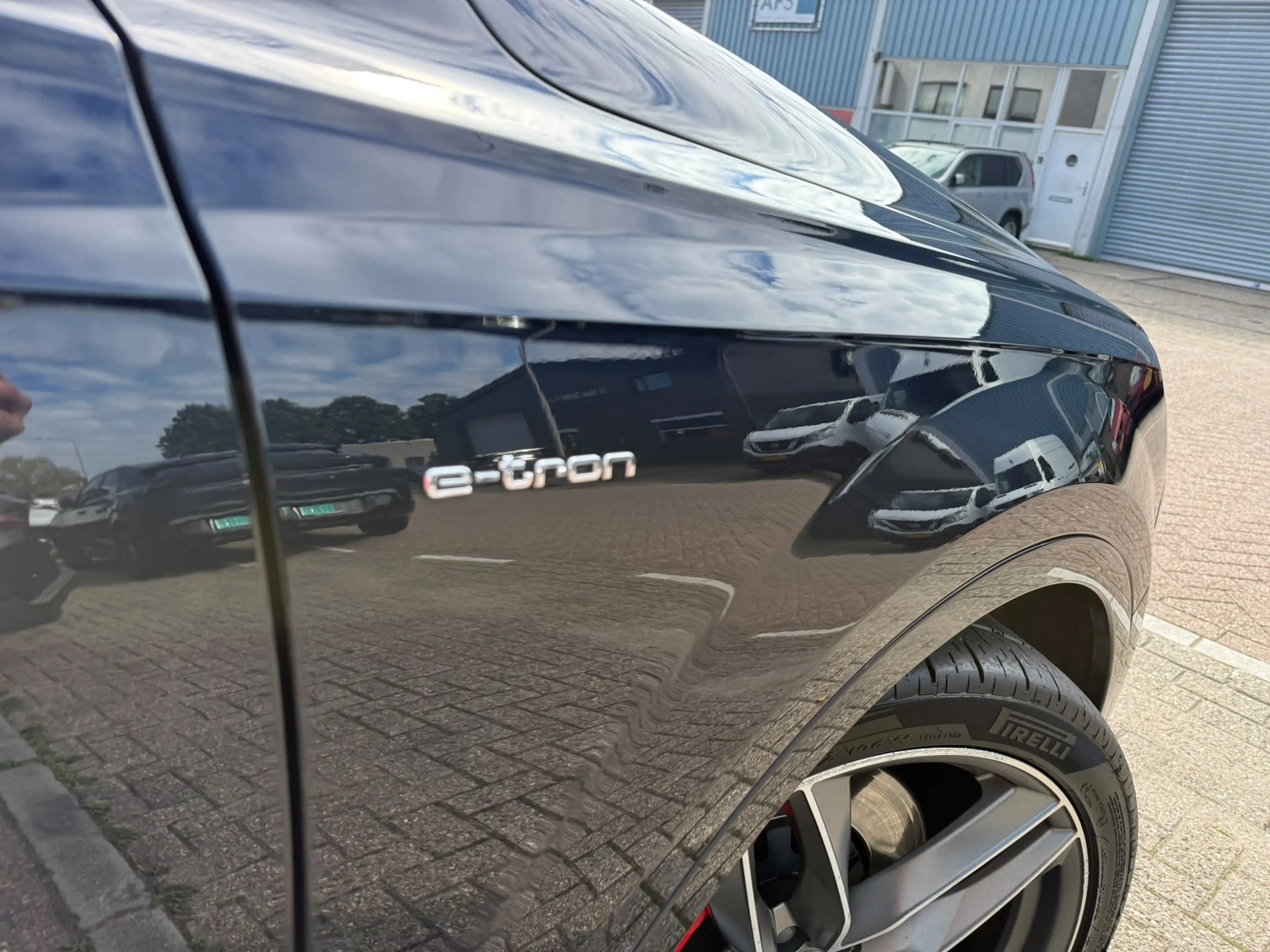 Audi Q7 e-tron 3.0 TDI quattro Sport — photo 6