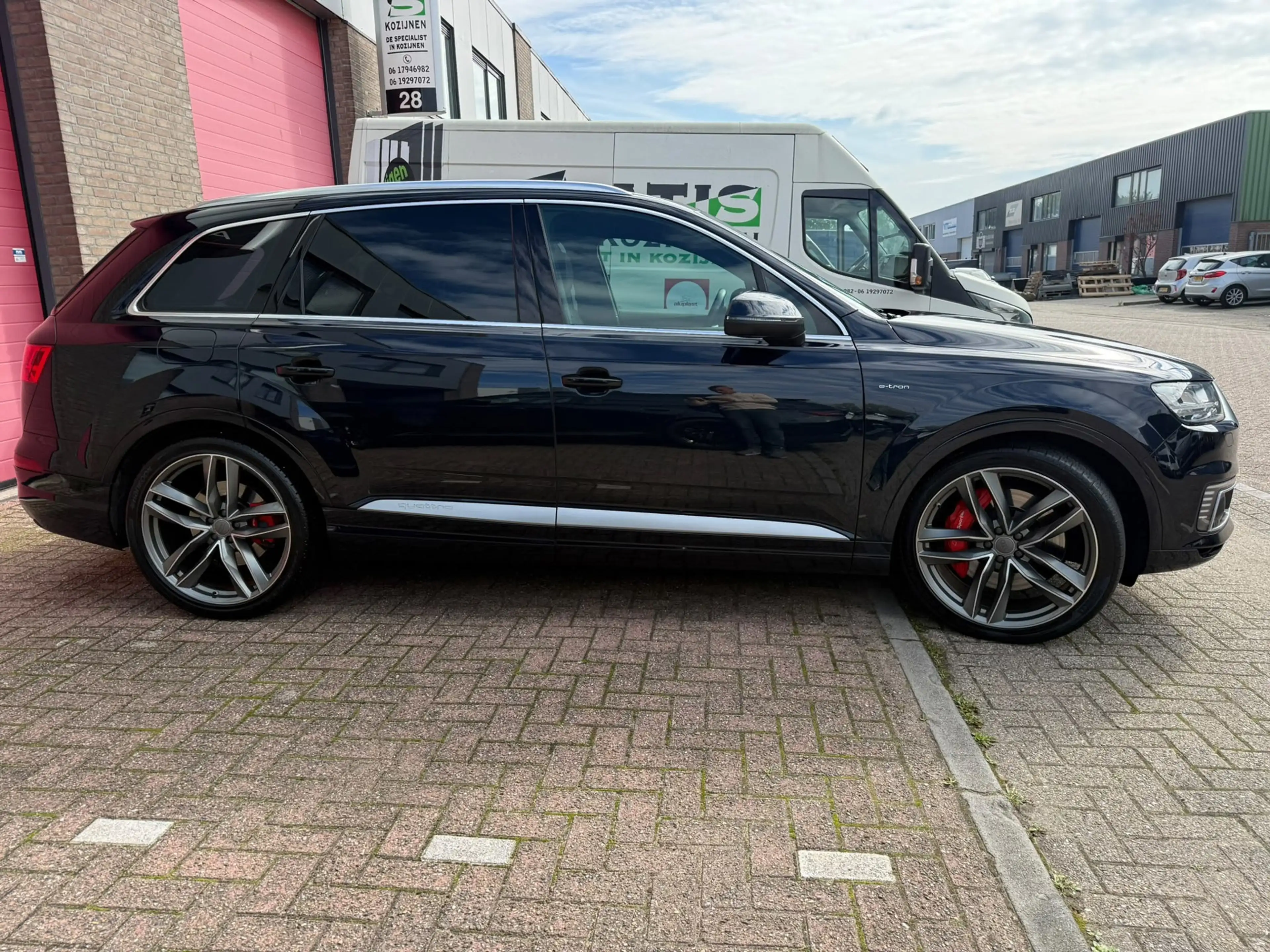 Audi Q7 e-tron 3.0 TDI quattro Sport — photo 4