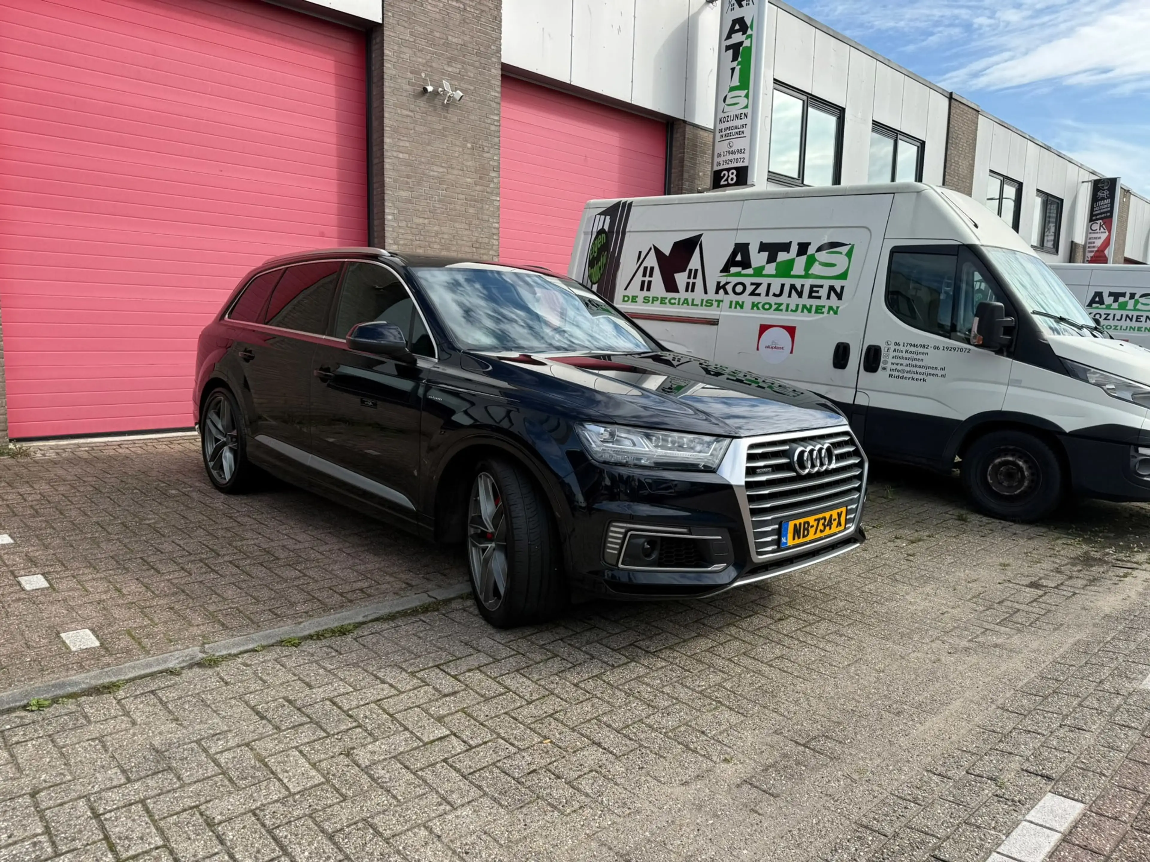 Audi Q7 e-tron 3.0 TDI quattro Sport — photo 3