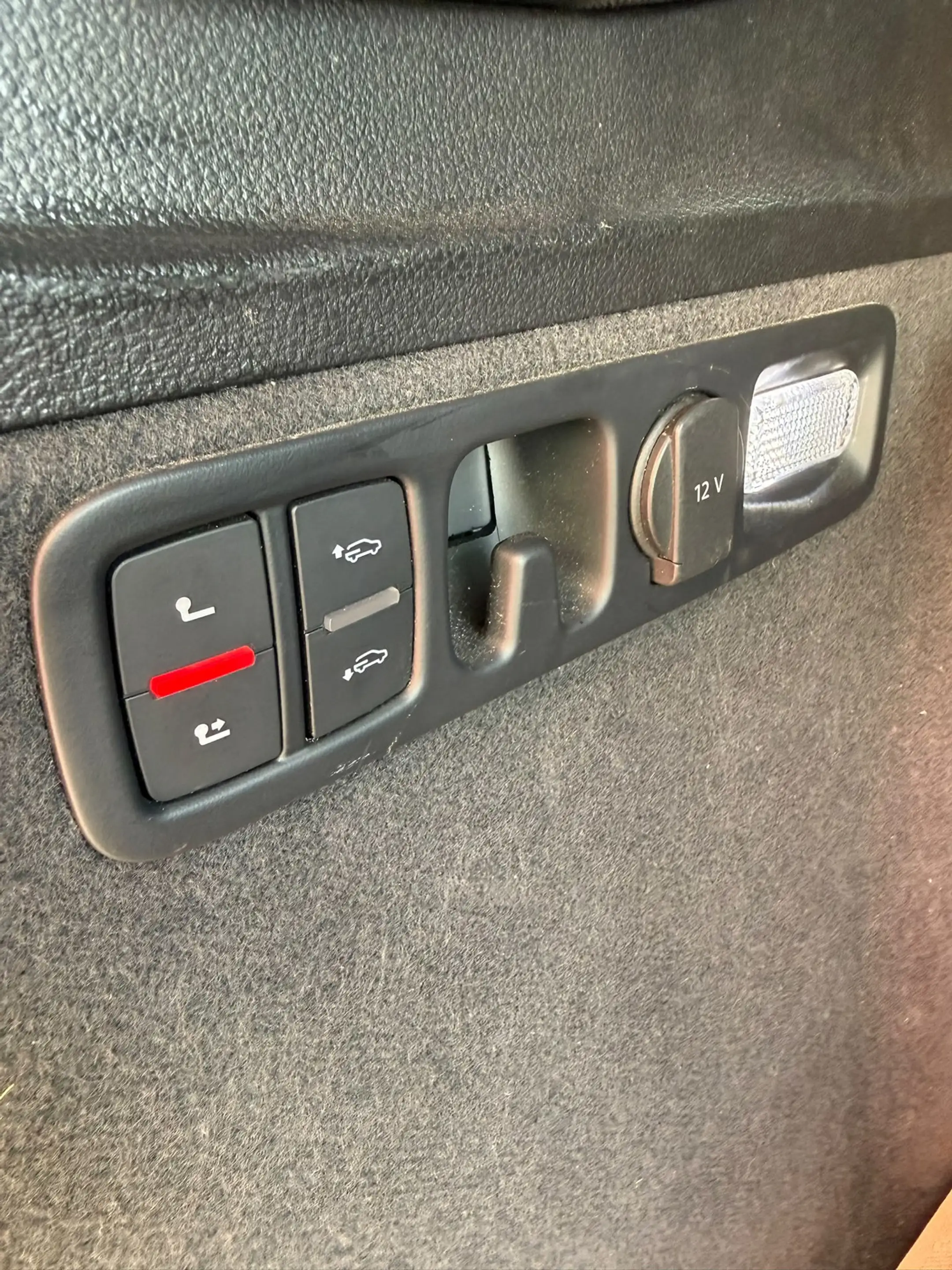 Audi Q7 e-tron 3.0 TDI quattro Sport — photo 10