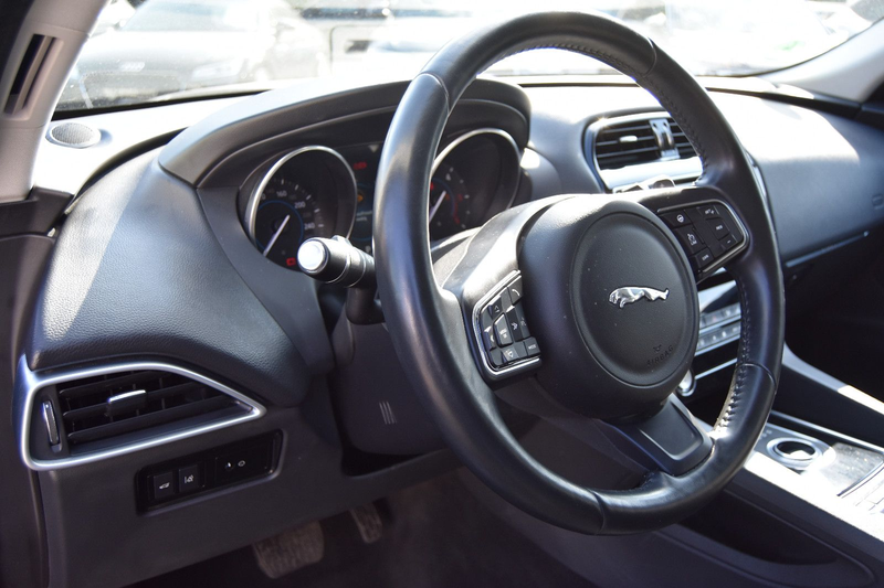 Jaguar F-Pace F-PACE Prestige AWD*Panorama*20"Alu*Leder* — photo 11
