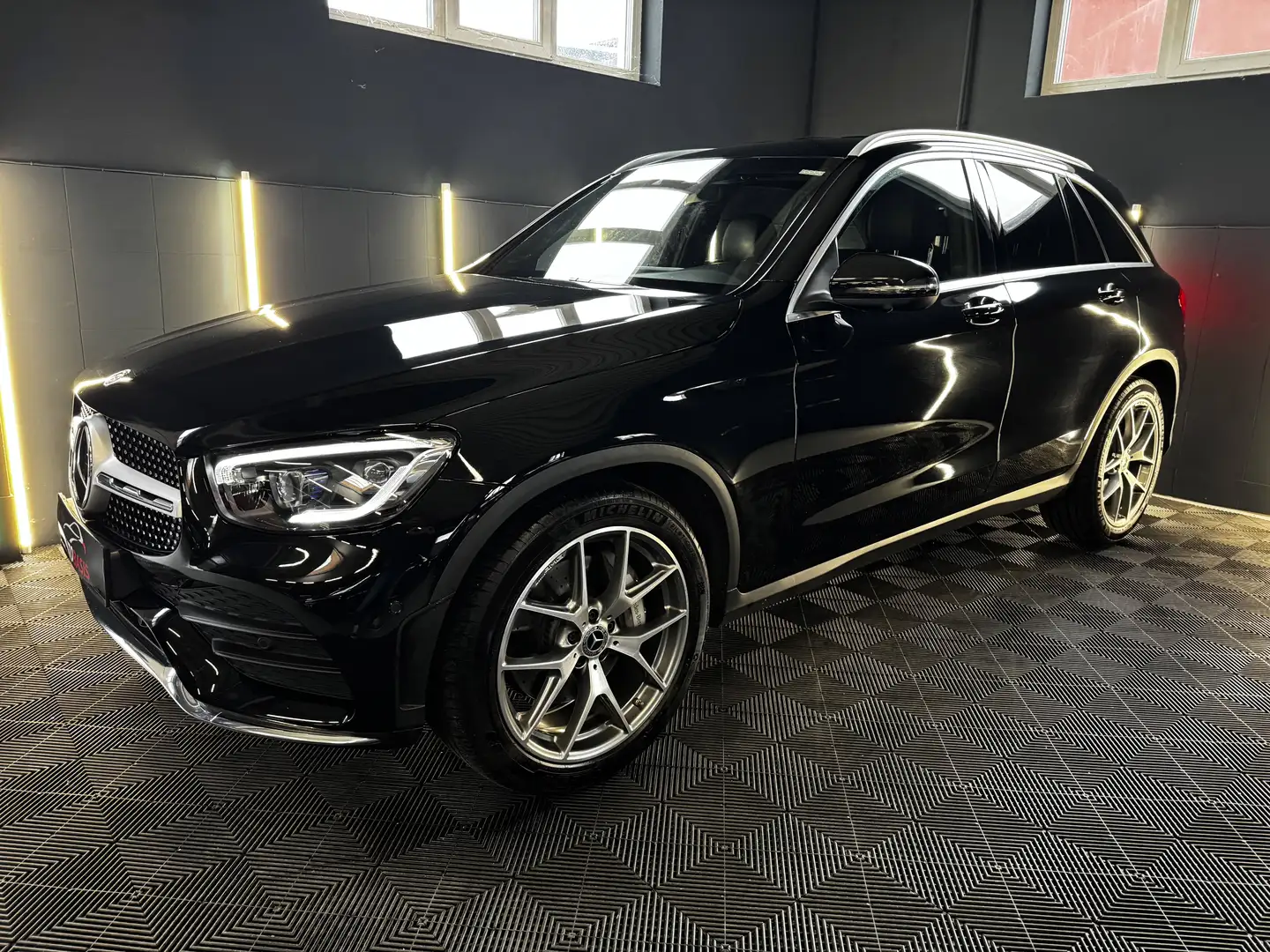 Mercedes-Benz GLC 220 GLC 220 d 4Matic 1.Besitz/AMG/Burmester/AHK/Multibeam/Carbon Schwarz - 2