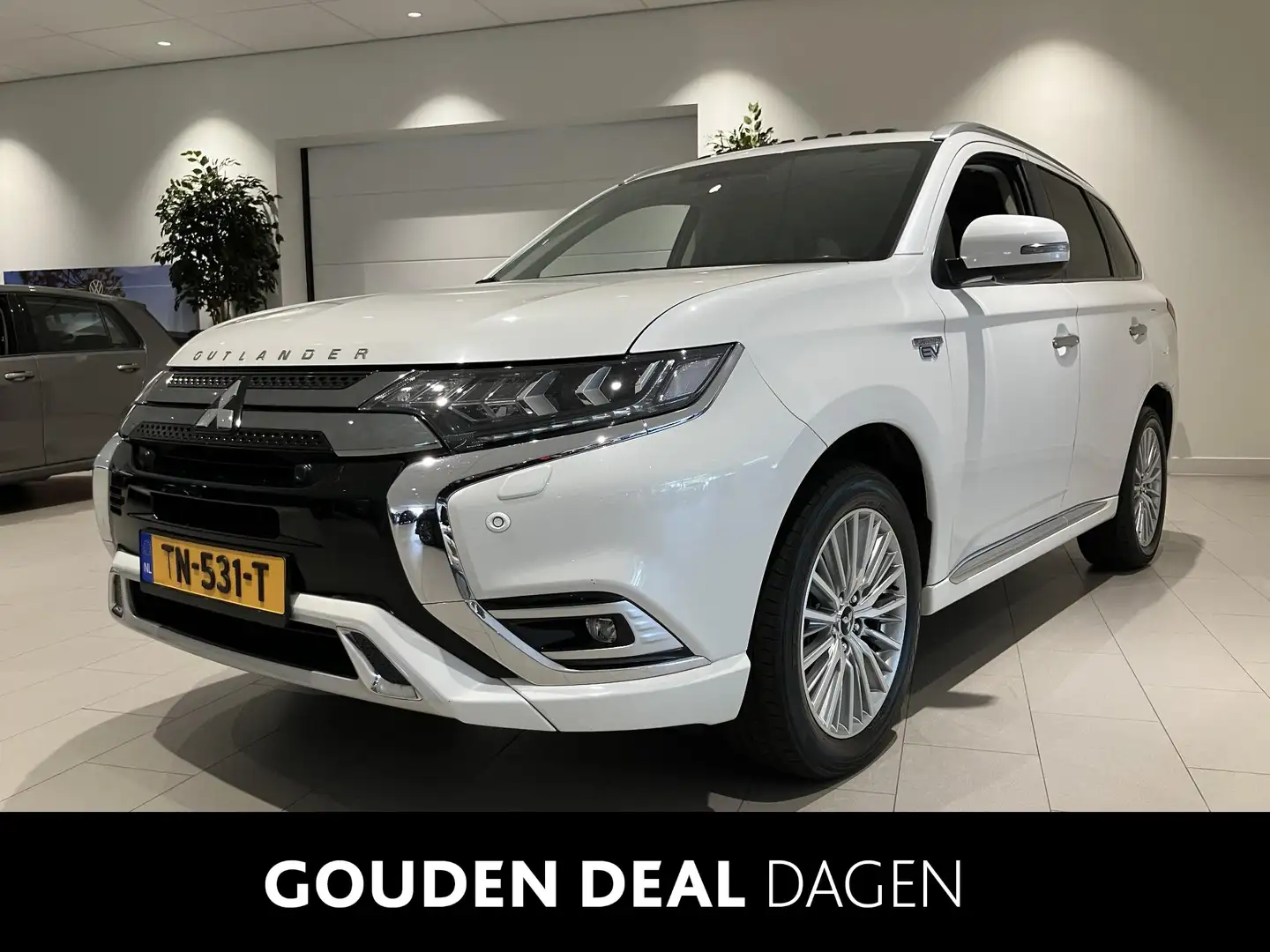 Mitsubishi Outlander 2.4 PHEV Intense+ 224 PK | Panoramadak | Trekhaak Blanc - 1