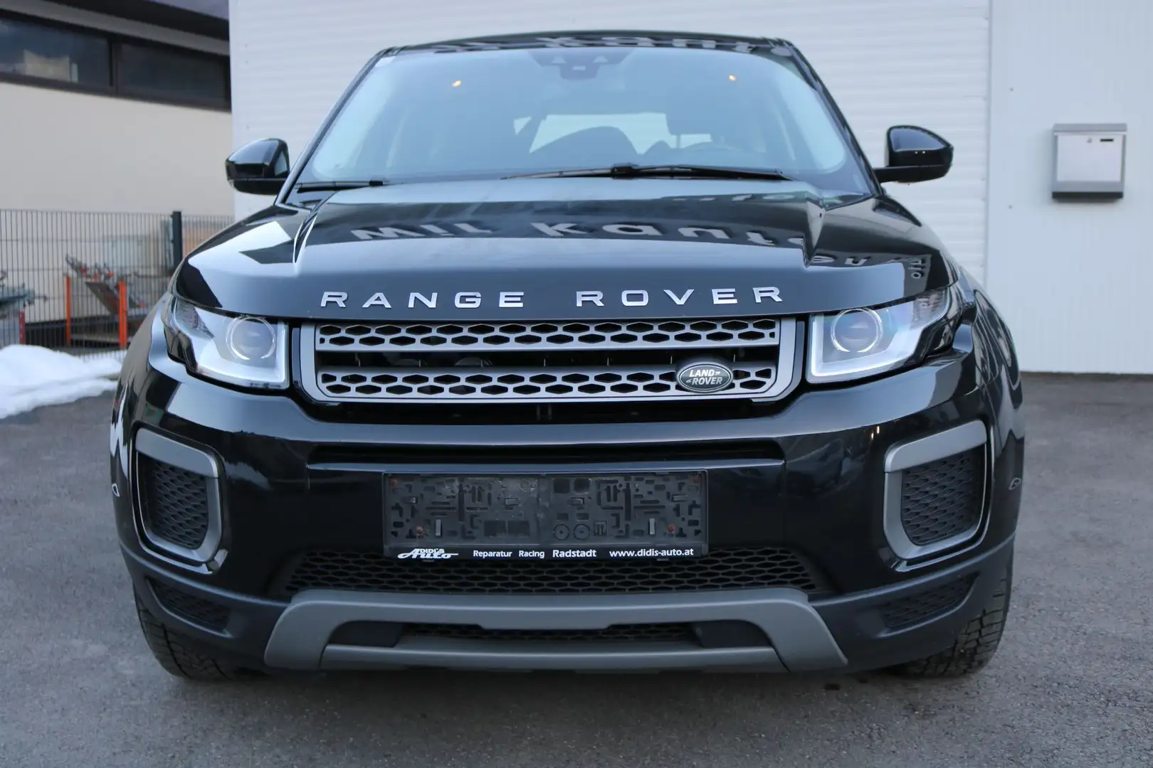 Land Rover Range Rover Evoque Pure 2,0 TD4 e-Capability Schwarz - 2
