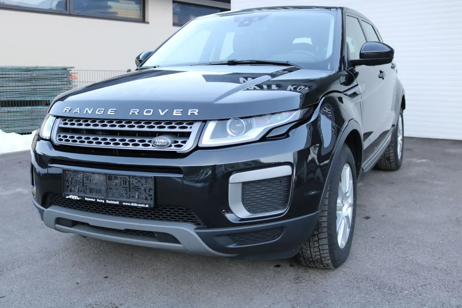 Land Rover Range Rover Evoque Pure 2,0 TD4 e-Capability Schwarz - 1