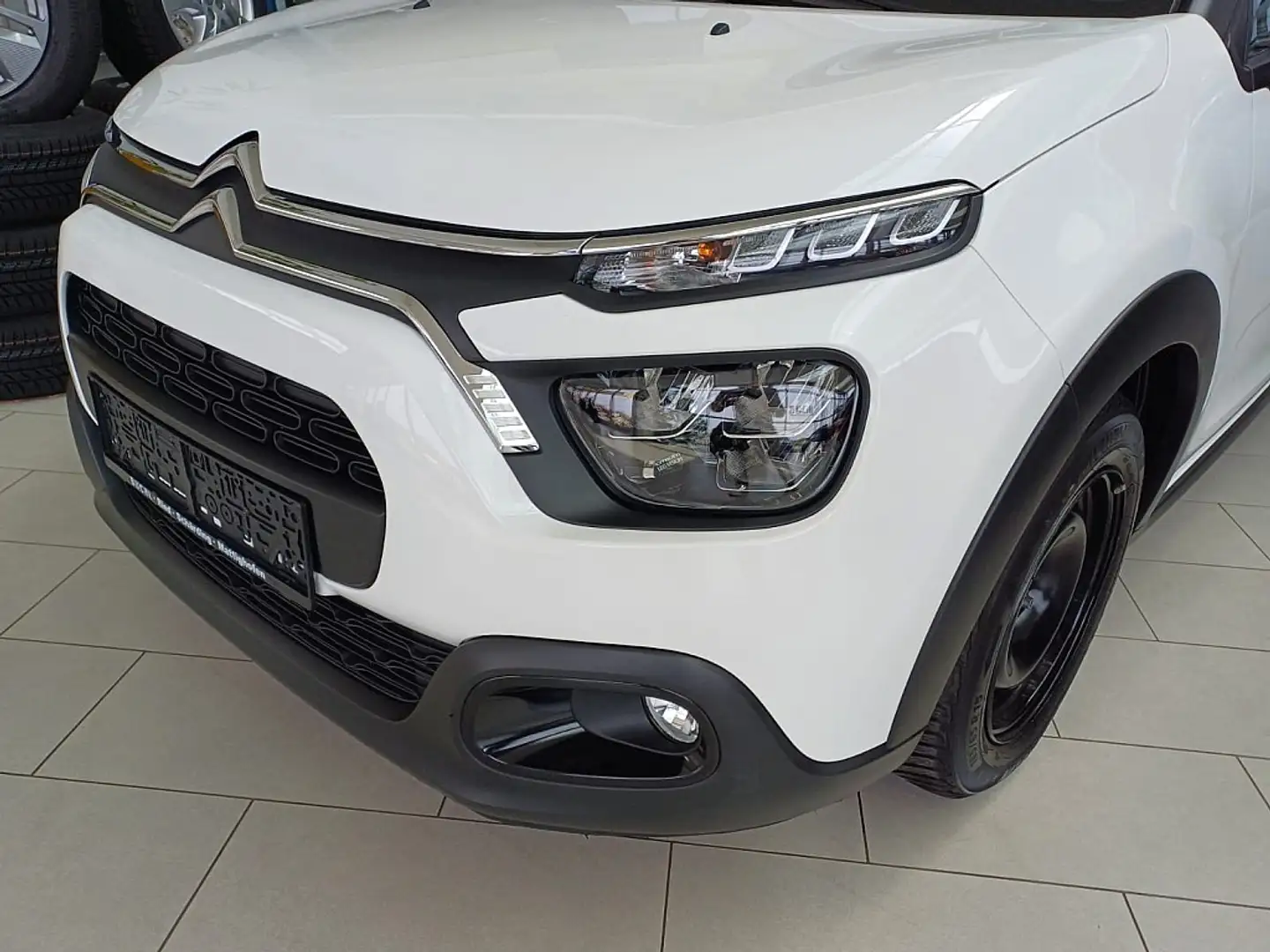 Citroen C3 PureTech 83PS 5-Gang-Manuell Feel Weiß - 2