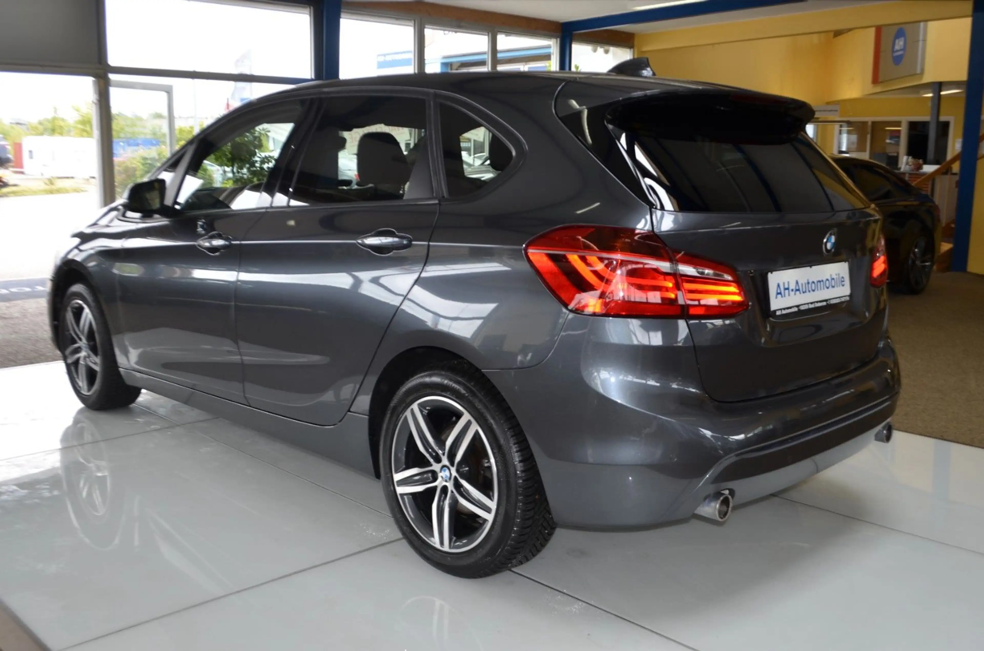 BMW 220 Active Tourer Sport Line AUTOMATIK / XENON — photo 3