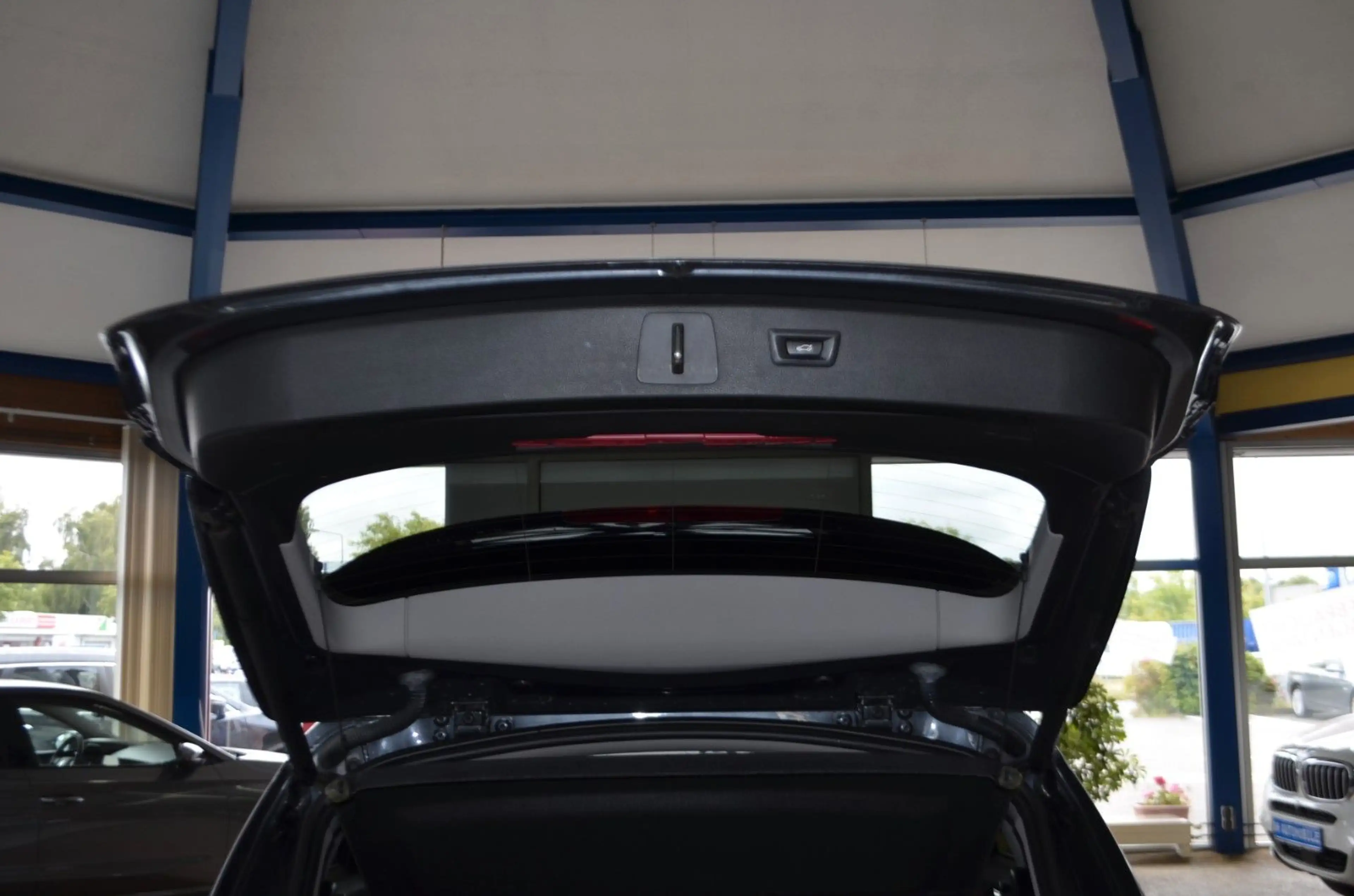 BMW 220 Active Tourer Sport Line AUTOMATIK / XENON — photo 7