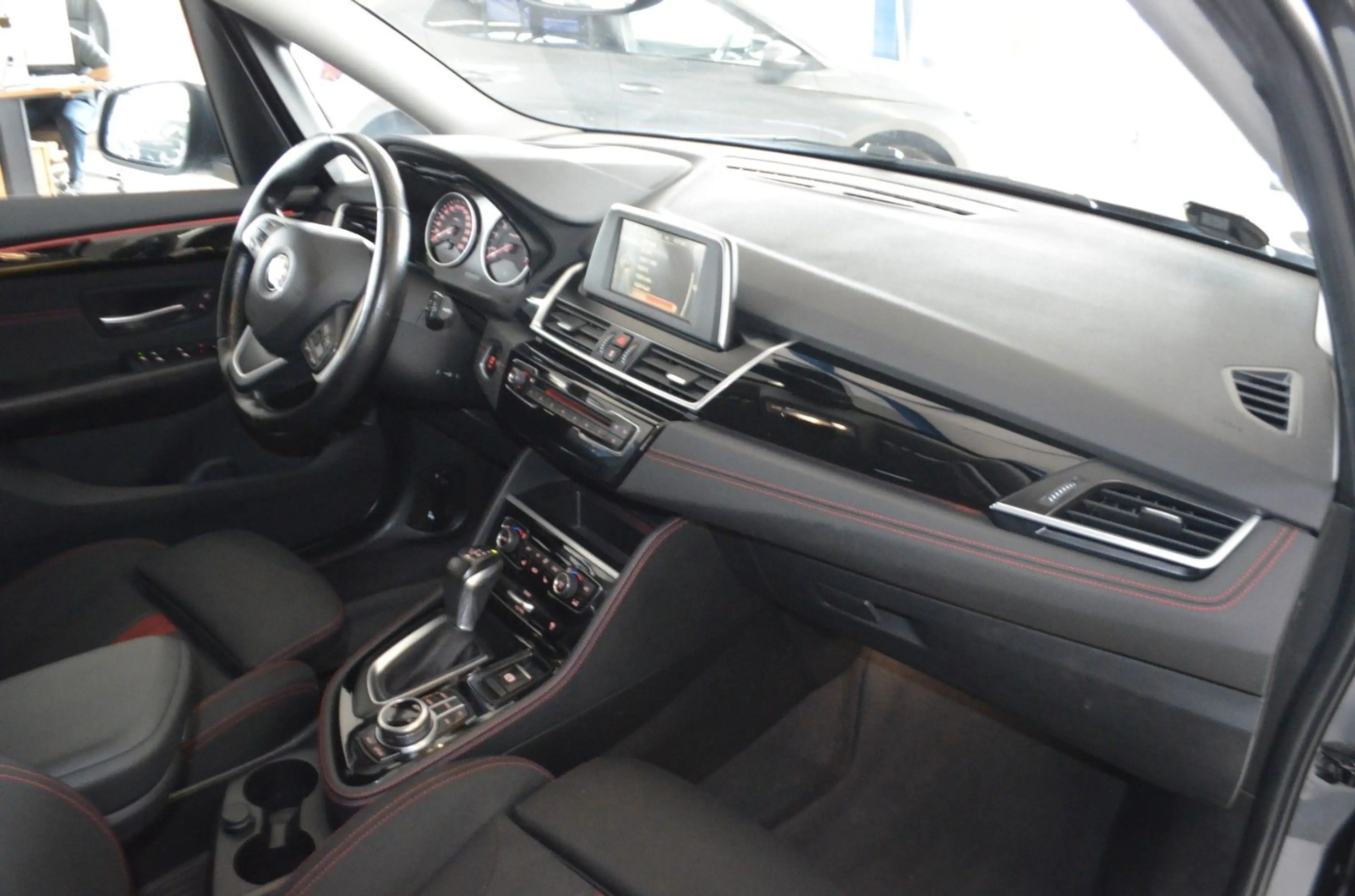 BMW 220 Active Tourer Sport Line AUTOMATIK / XENON — photo 10