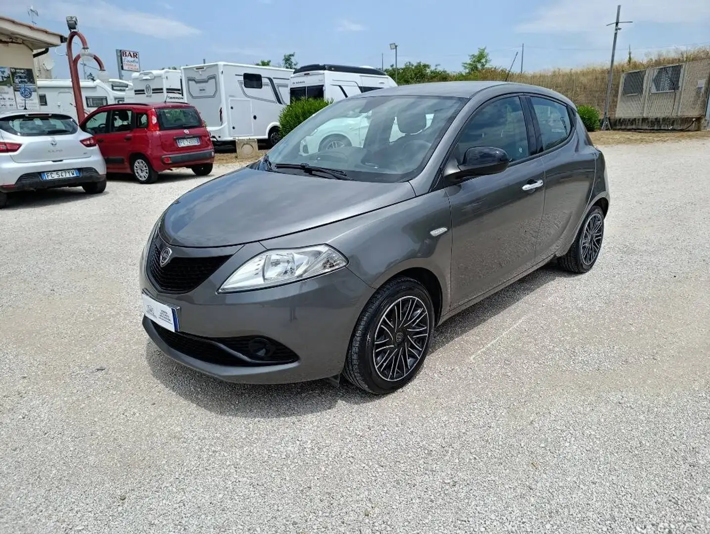 Lancia Ypsilon 1.2 Gold 69cv my16 GPL Gris - 1