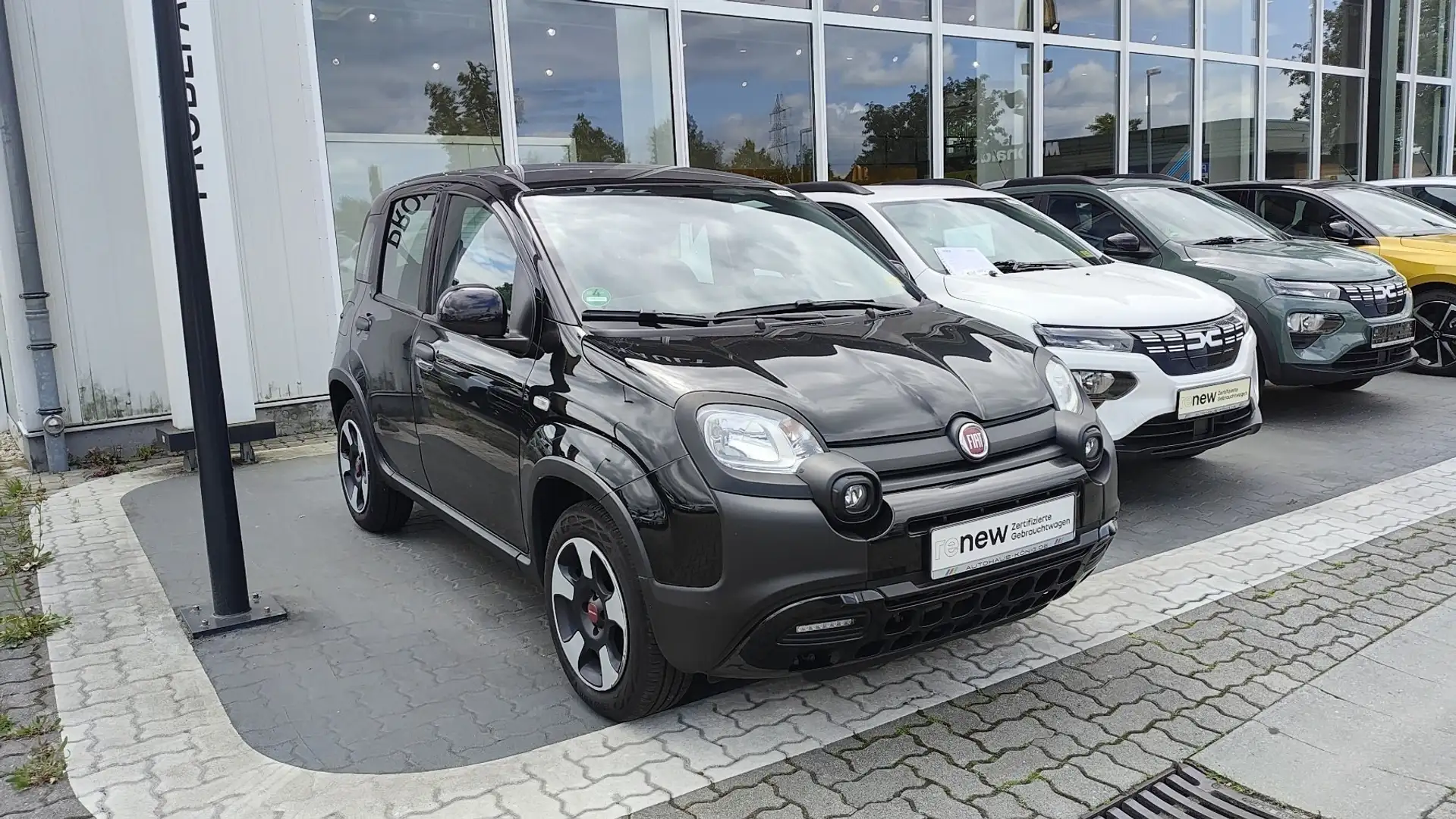 Fiat Panda Cross City Plus 5-Sitzer, Klima, ZV+FB, FH Schwarz - 2