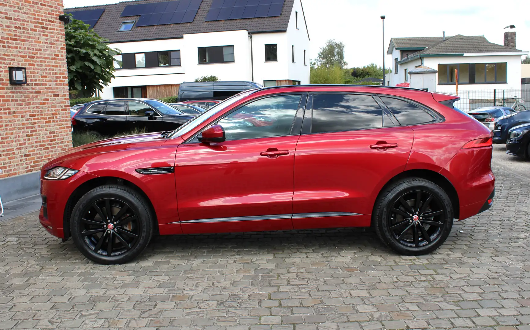Jaguar F-Pace 20d Automaat R-Sport !! Black Pack Pano led ... Rouge - 1