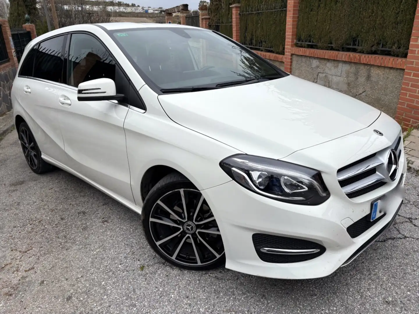 Mercedes-Benz B 200 200d Weiß - 2