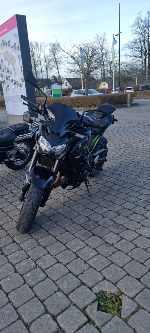 Kawasaki Z 900 Zwart - 1