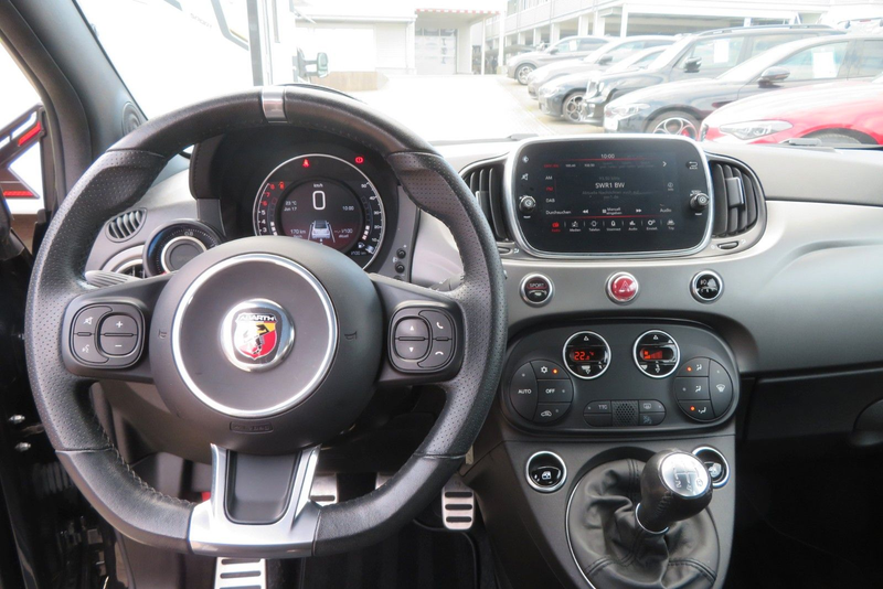Abarth 595C Pista 1.4 T-Jet 165PS — photo 11