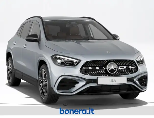 Mercedes-Benz GLA view 2