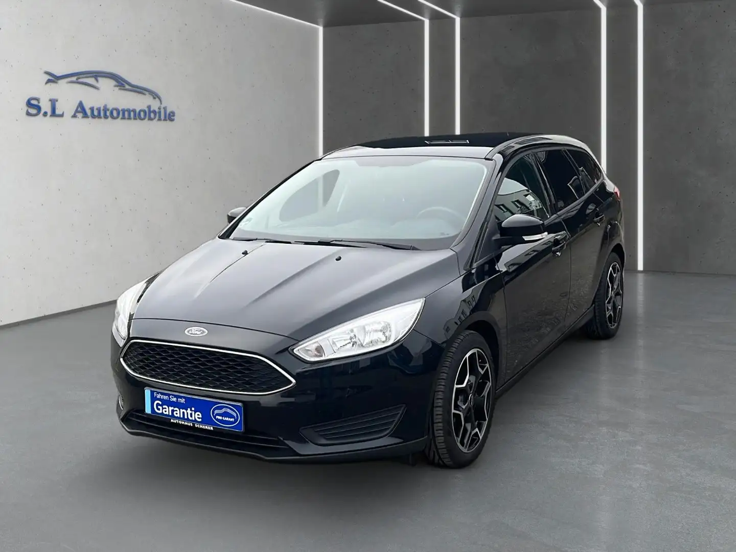 Ford Focus Turnier Trend Wagen Nr 049 Schwarz - 1