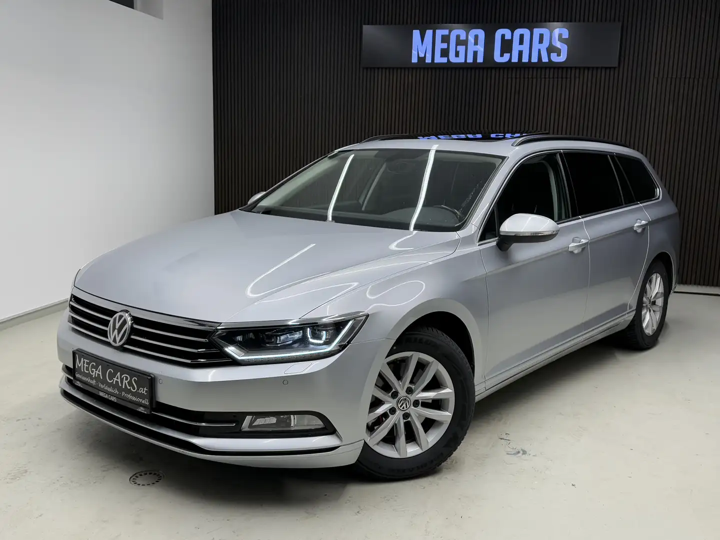 Volkswagen Passat Variant Comfortline Aut. BMT/Start-Stopp / PANO / Grau - 1