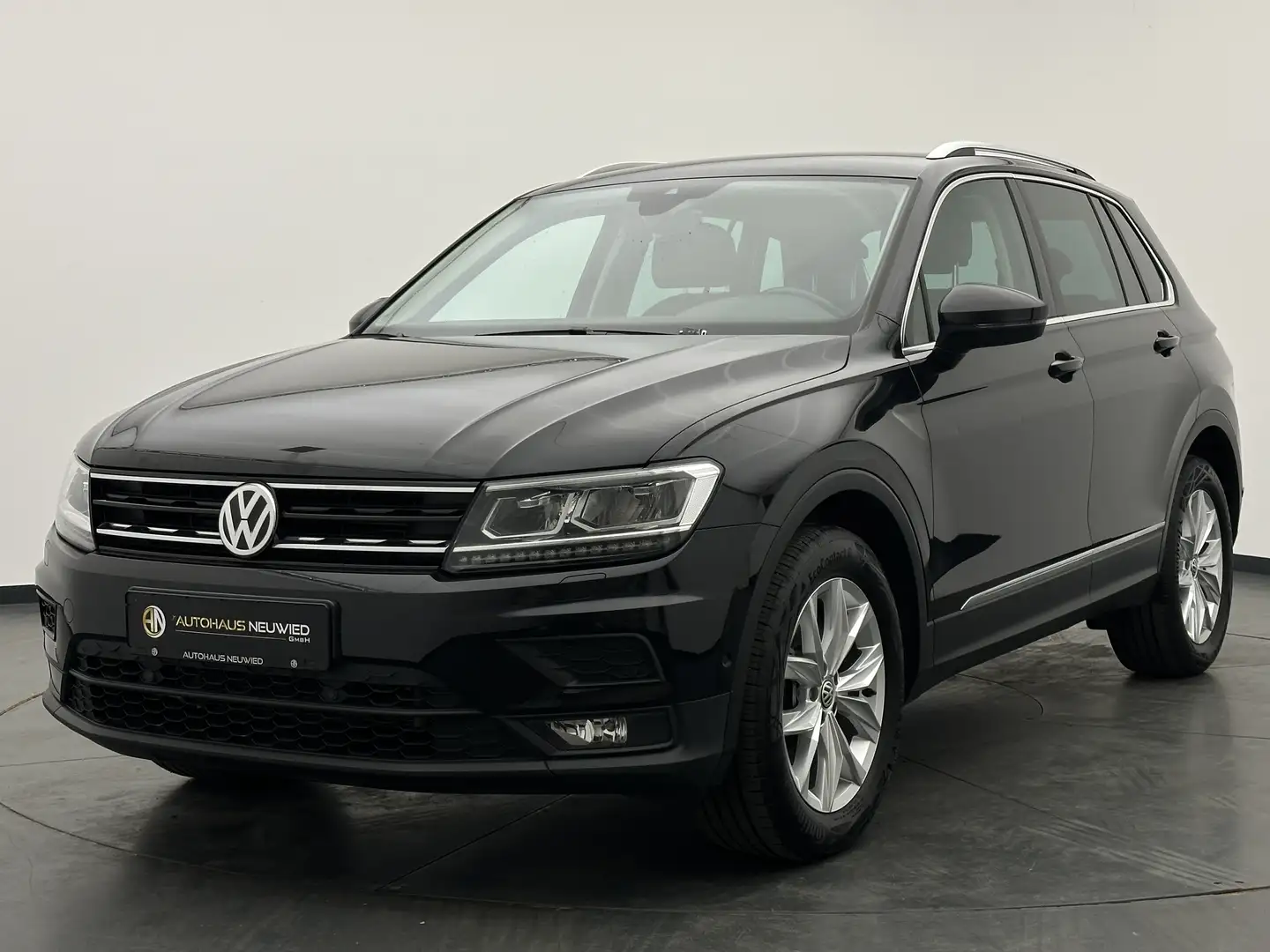 Volkswagen Tiguan Tiguan 2.0 TSI 4M DSG +LED-SW+AHK+CAM+STANDHZ+ Schwarz - 2