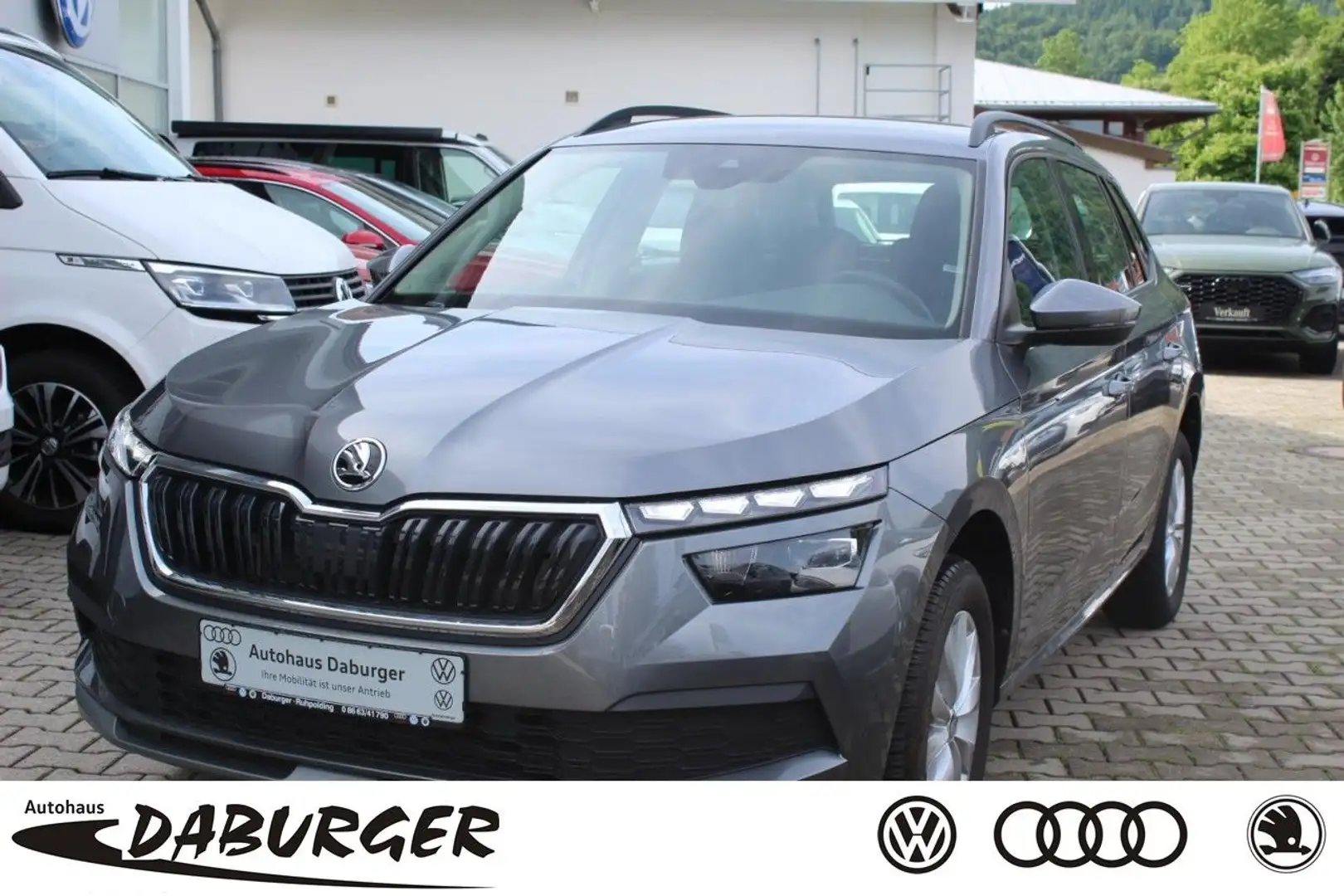 Skoda Kamiq 1.0 TSI Ambition Sitzheizung+SmartLink Šedá - 1