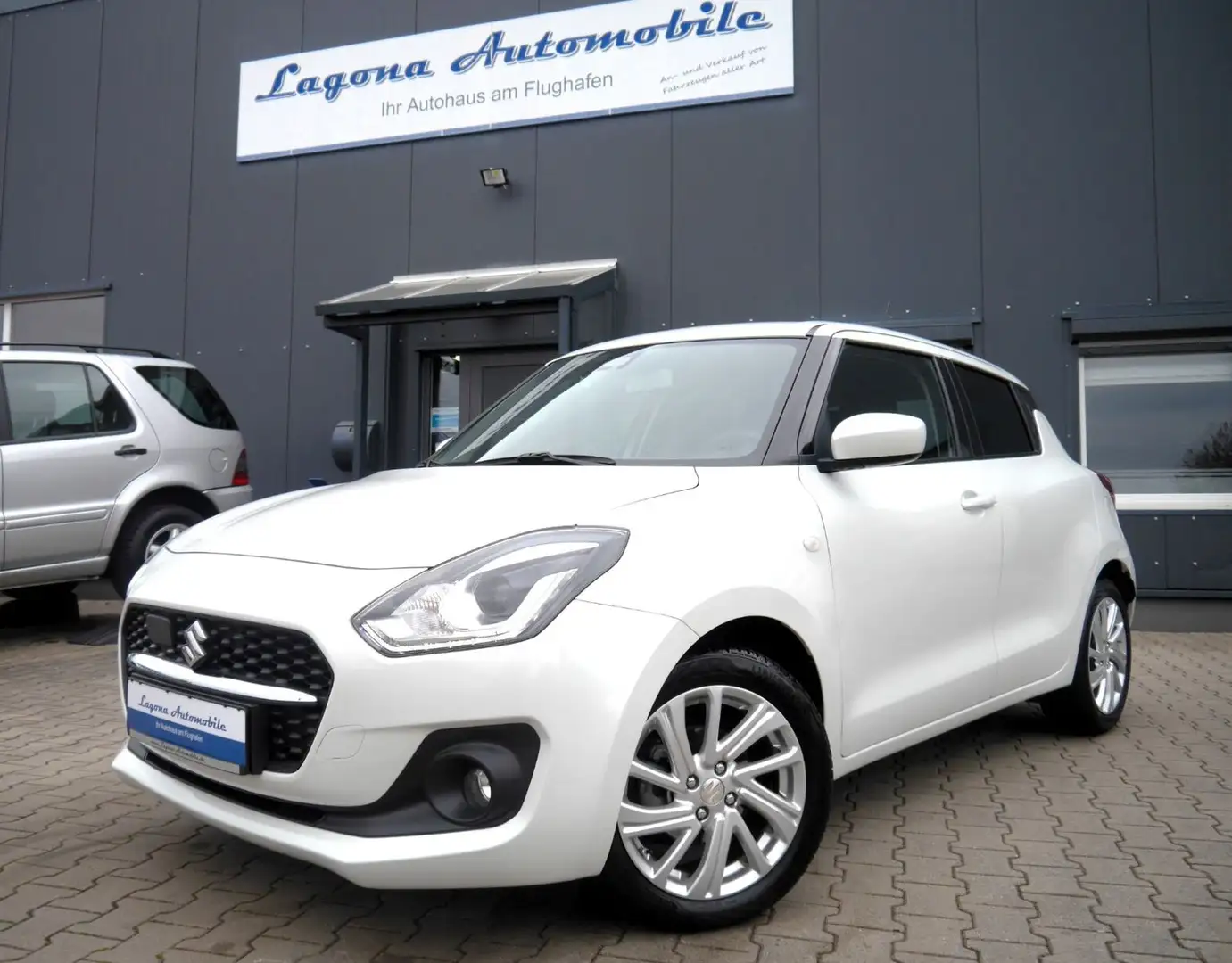Suzuki Swift 1.2 HYBRID Comfort *ACC/LED/KAM/ALLWETTER* Weiß - 1