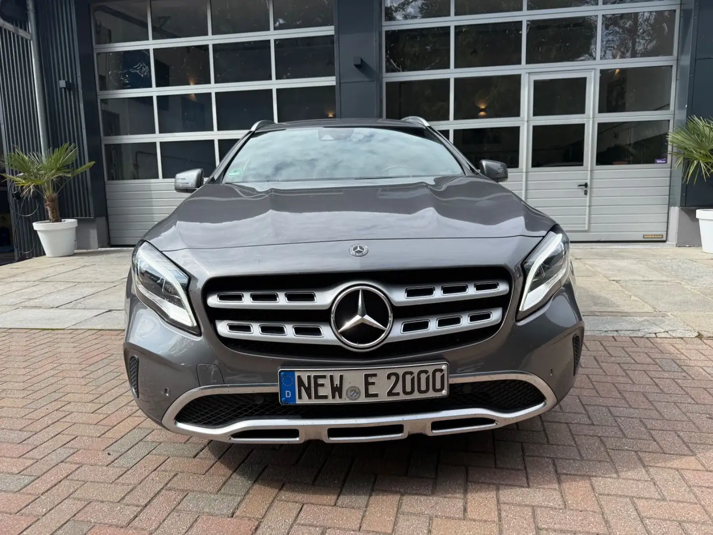 Mercedes-Benz GLA 180 2.Hand Navigation Euro 6 48tkm Gris - 2