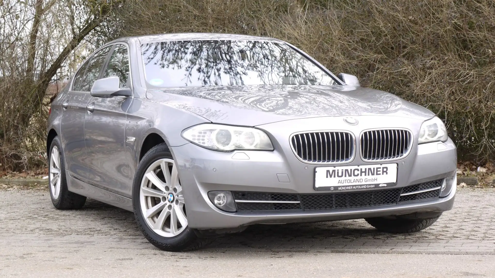 BMW 520 d Limousine NaviPro*Sportsitze*Head-Up*18zoll Grau - 1