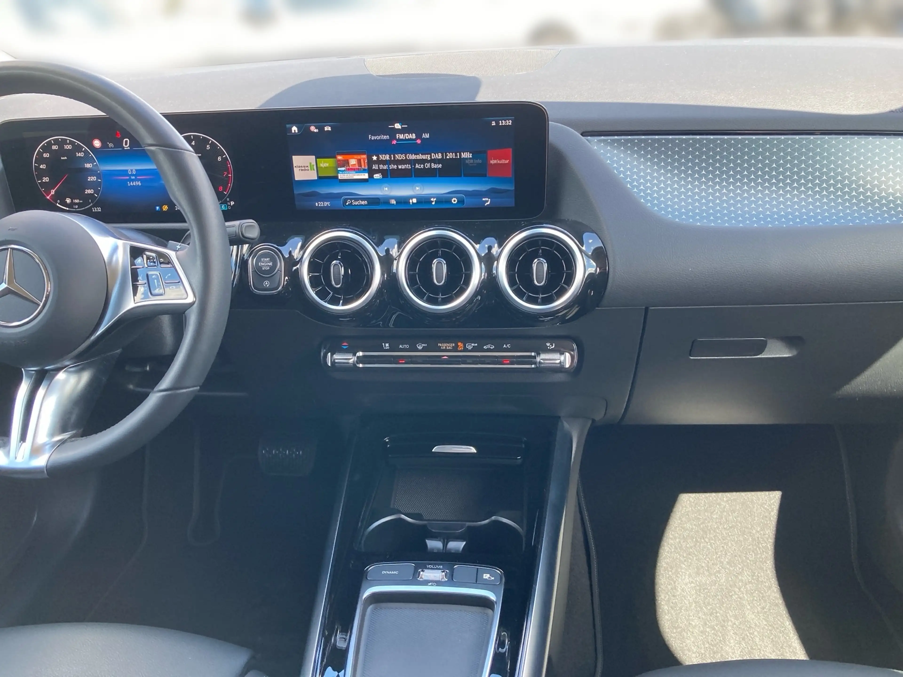 Mercedes-Benz GLA 220 4M Progressive+AHK+Kam+LED+Navi+SHZ+PTS — photo 12