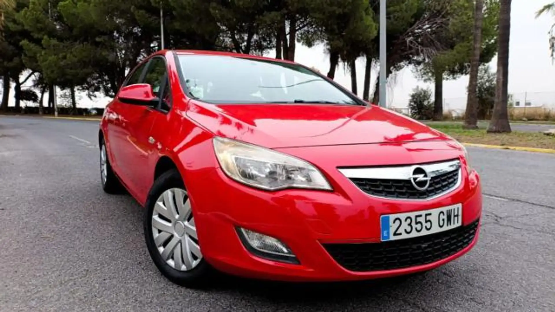Opel Astra 1.4 Essentia Rosso - 1