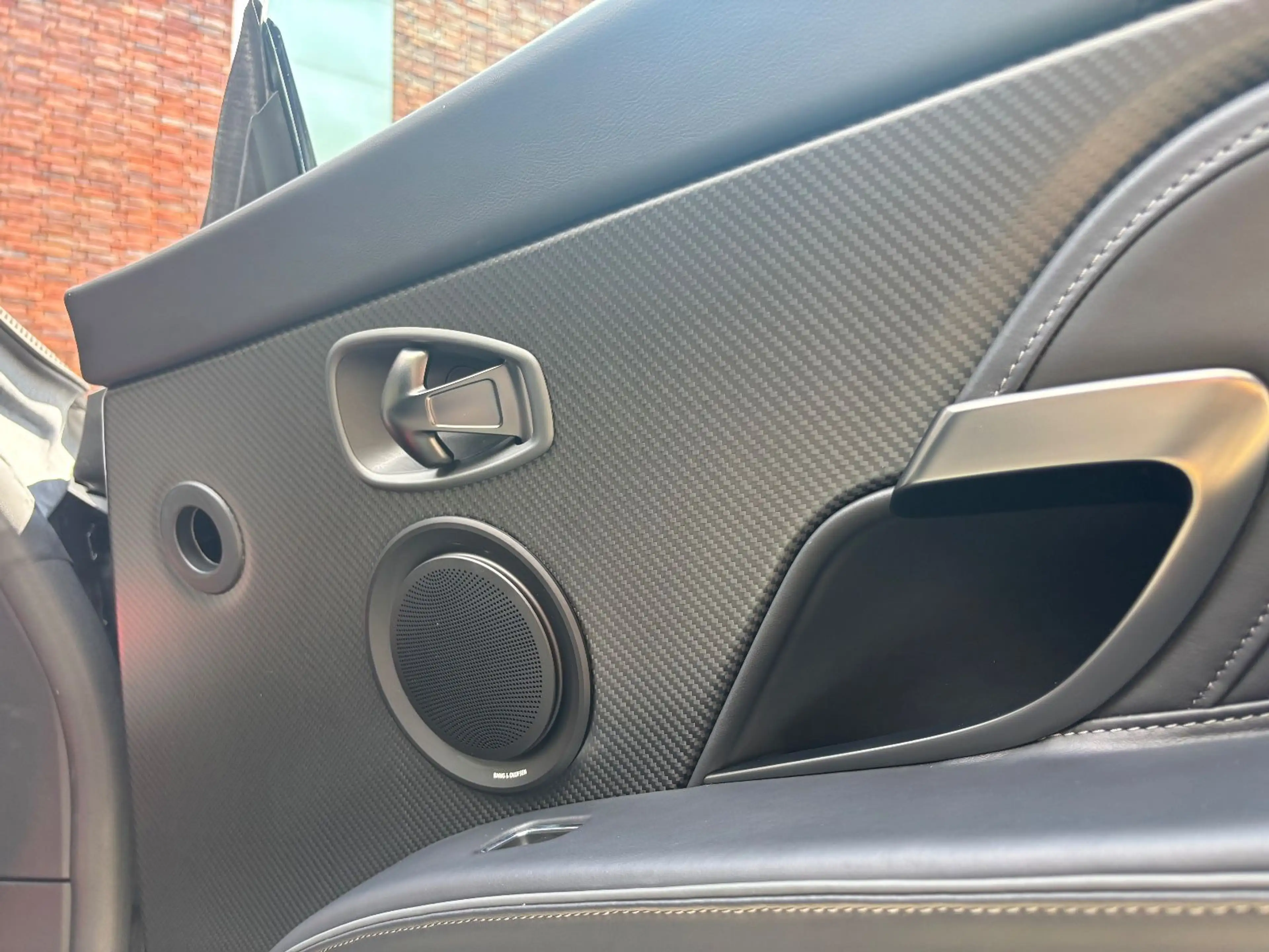 Aston Martin DBS 5.2 V12 770 Ultimate 1/300 Carbon Seats PPF — photo 28
