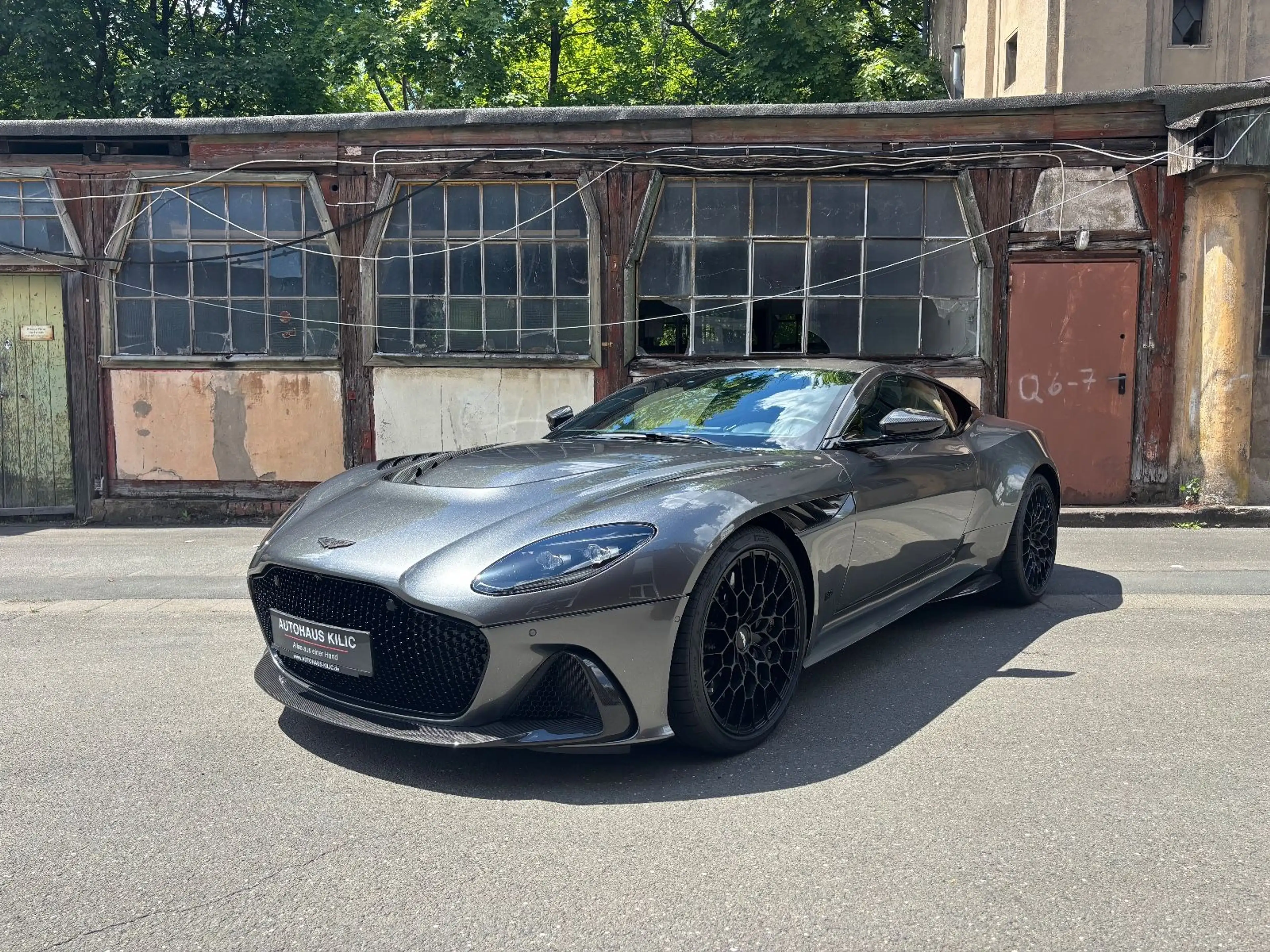 Aston Martin DBS 5.2 V12 770 Ultimate 1/300 Carbon Seats PPF — photo 3