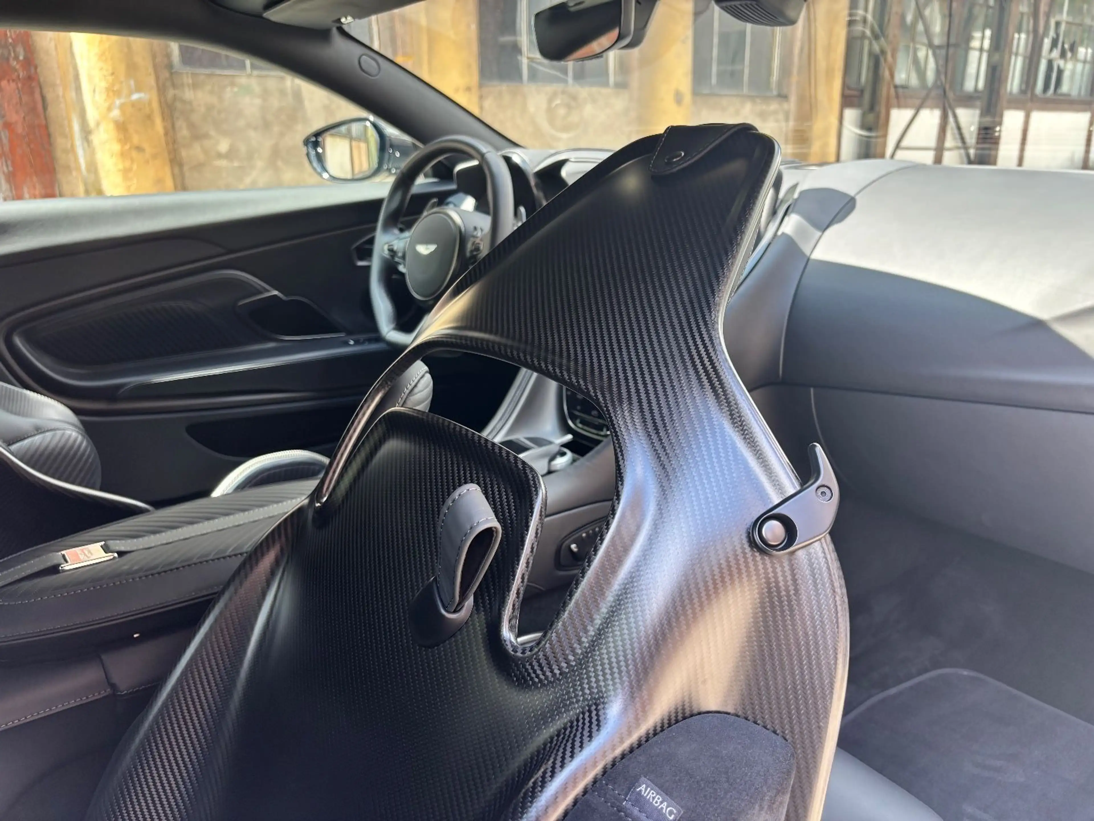 Aston Martin DBS 5.2 V12 770 Ultimate 1/300 Carbon Seats PPF — photo 16
