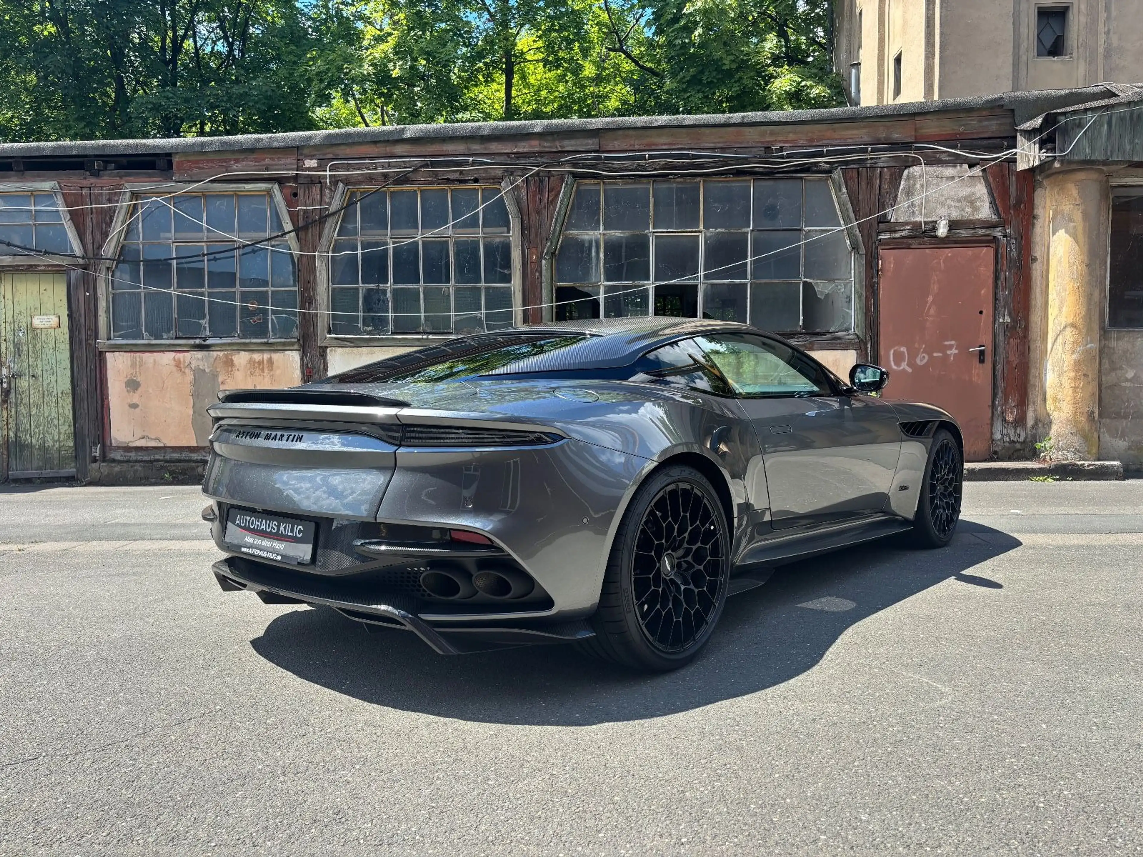 Aston Martin DBS 5.2 V12 770 Ultimate 1/300 Carbon Seats PPF — photo 5