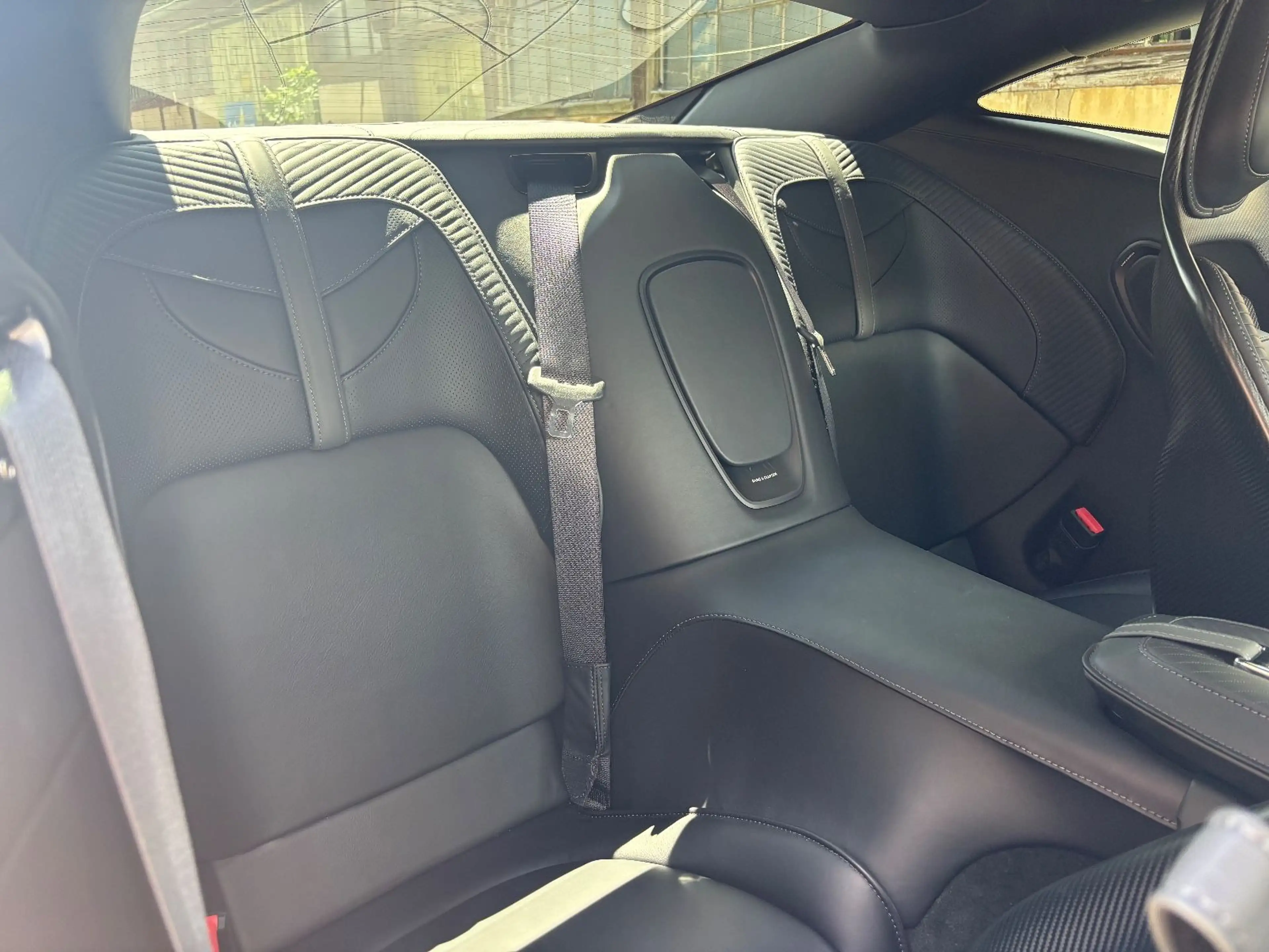 Aston Martin DBS 5.2 V12 770 Ultimate 1/300 Carbon Seats PPF — photo 24