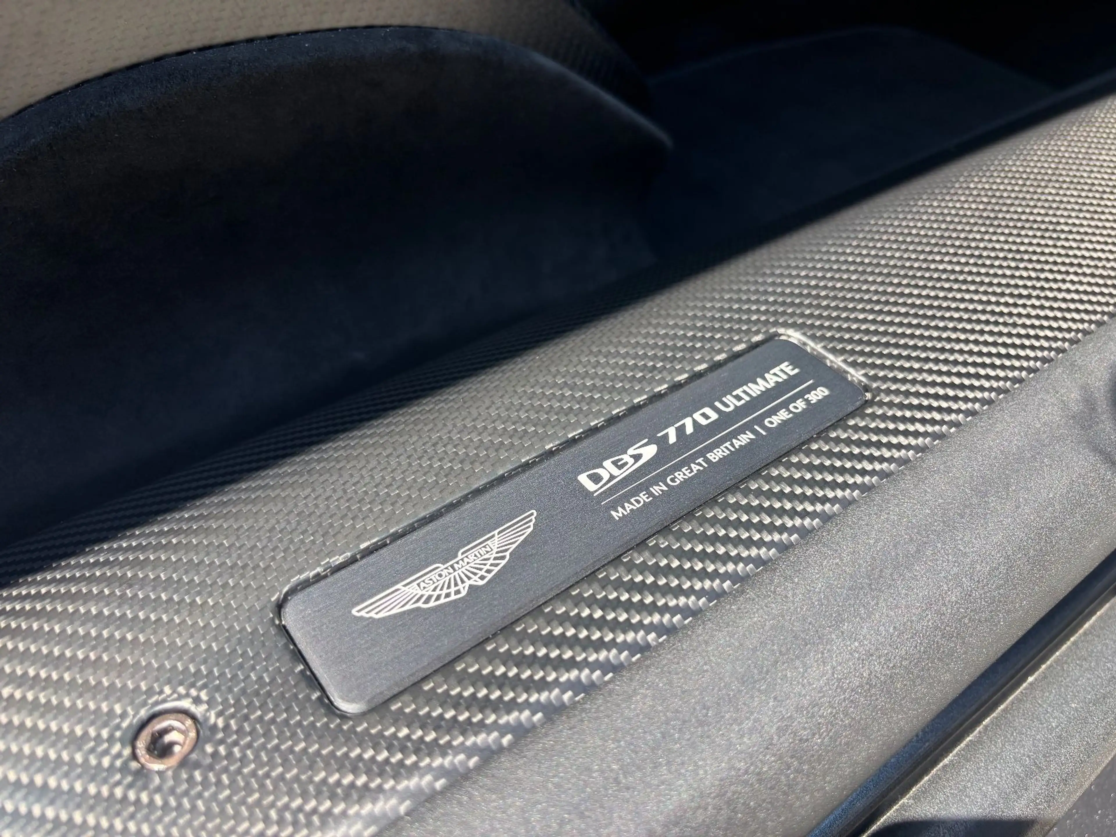 Aston Martin DBS 5.2 V12 770 Ultimate 1/300 Carbon Seats PPF — photo 26