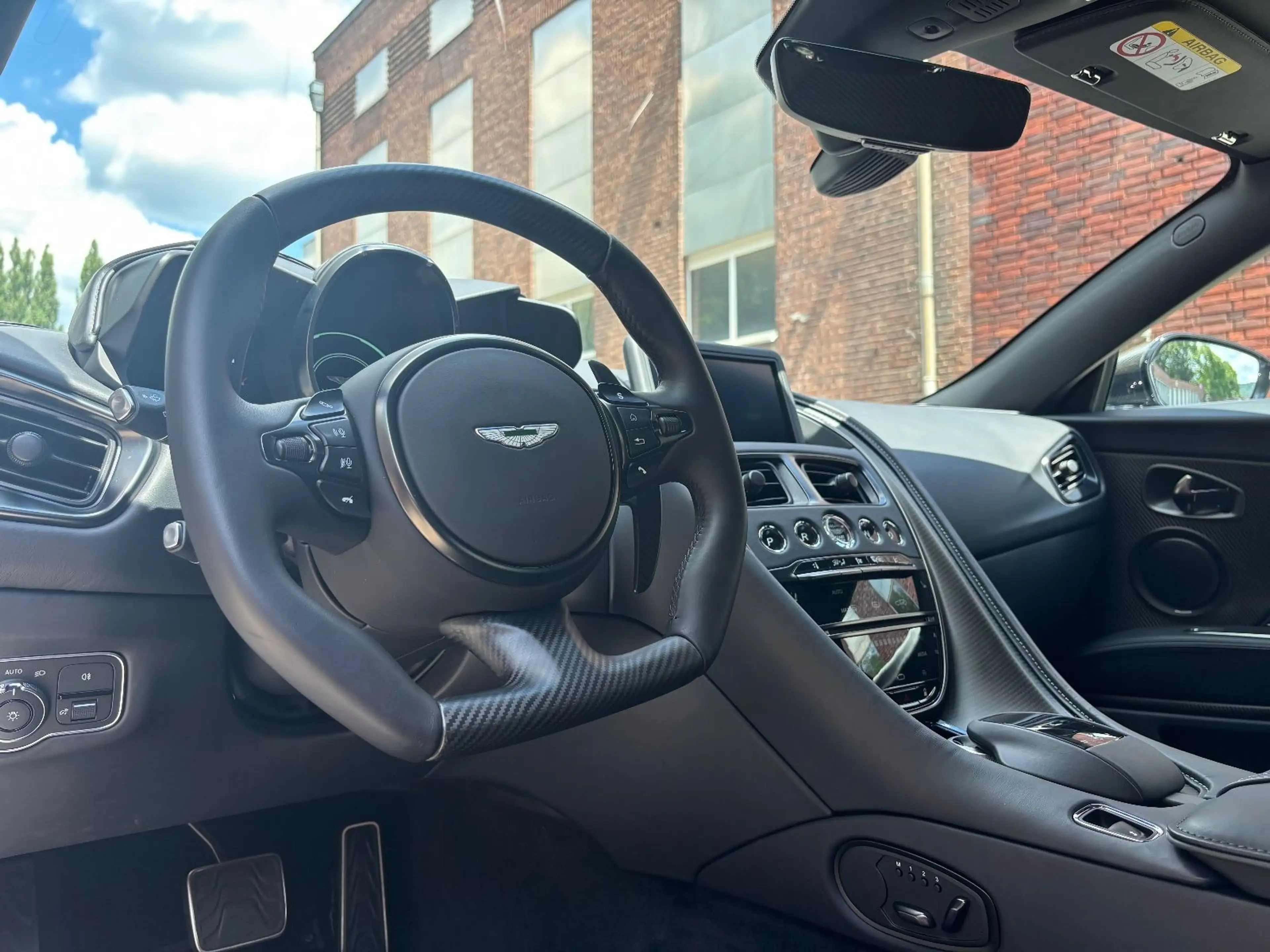 Aston Martin DBS 5.2 V12 770 Ultimate 1/300 Carbon Seats PPF — photo 8