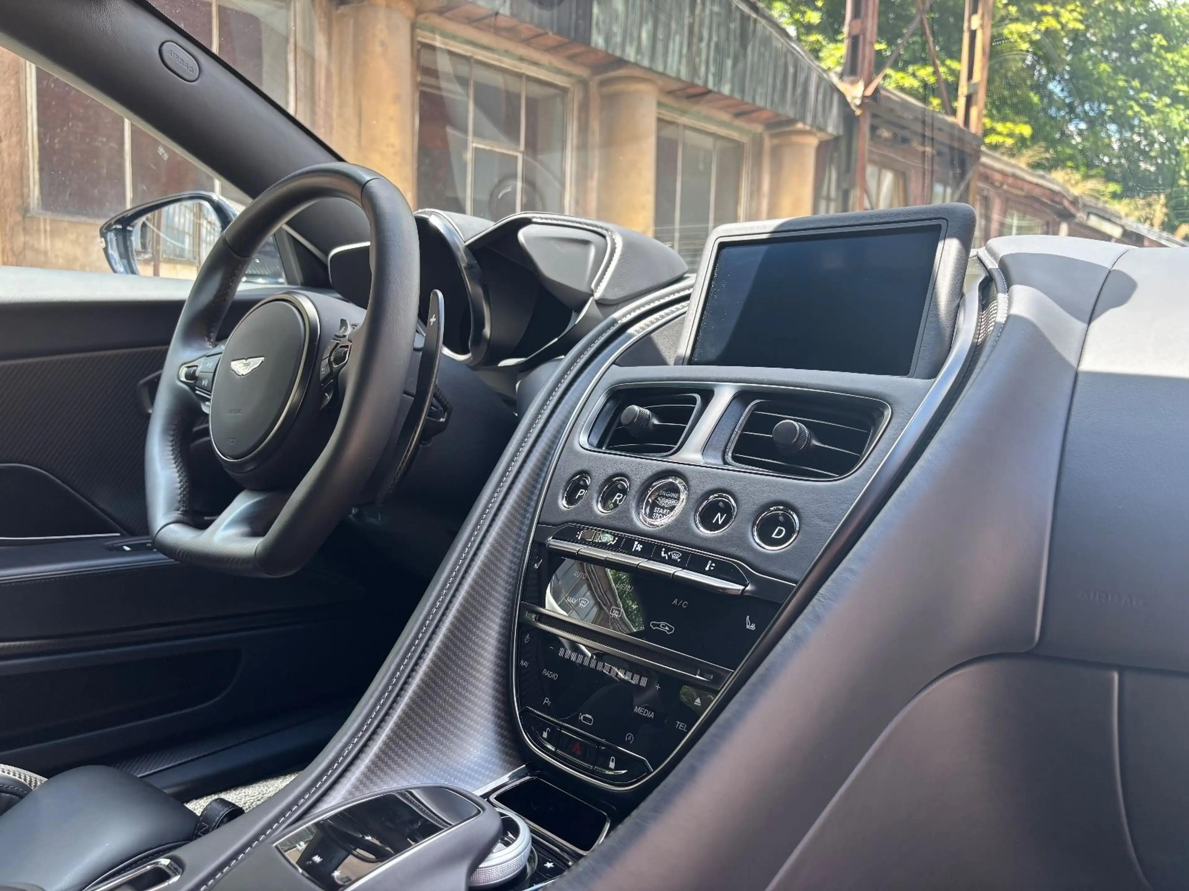 Aston Martin DBS 5.2 V12 770 Ultimate 1/300 Carbon Seats PPF — photo 9