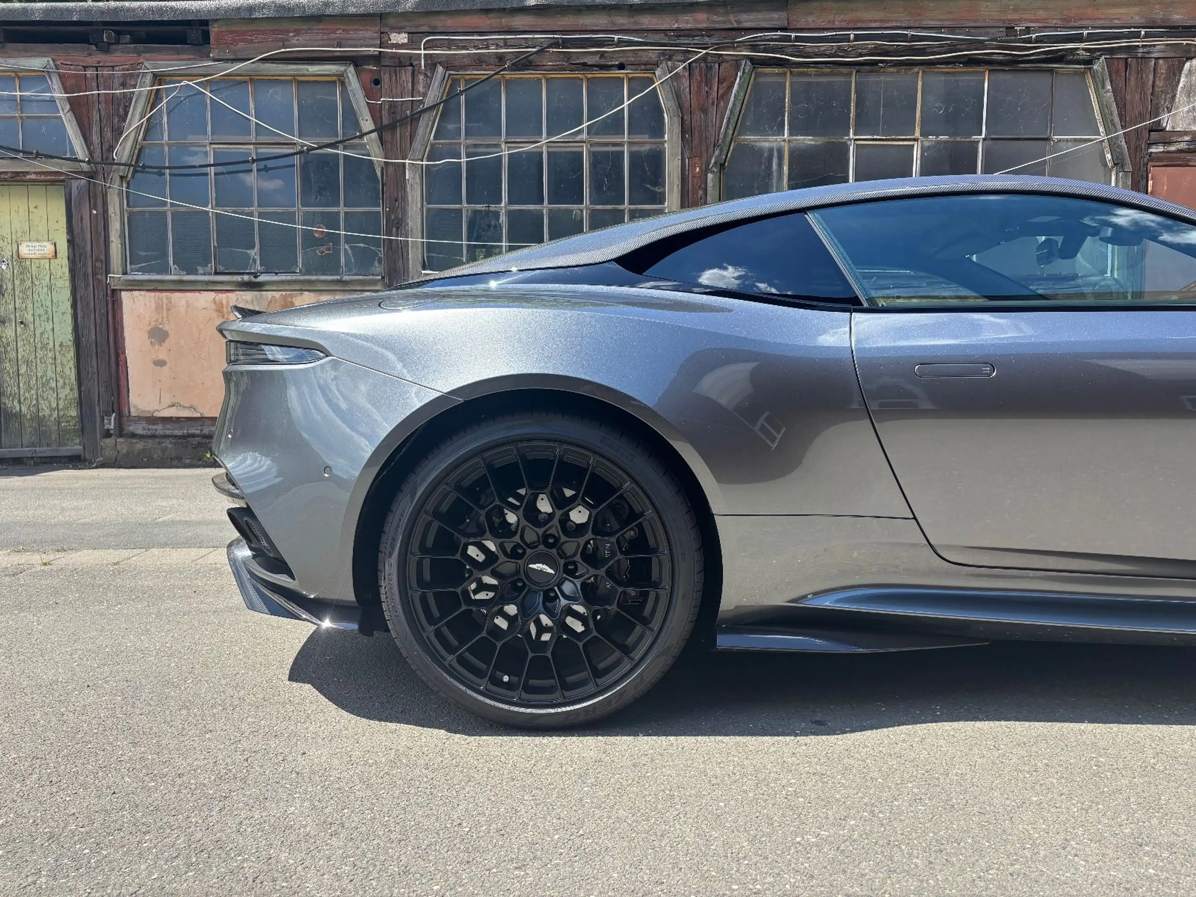 Aston Martin DBS 5.2 V12 770 Ultimate 1/300 Carbon Seats PPF — photo 30